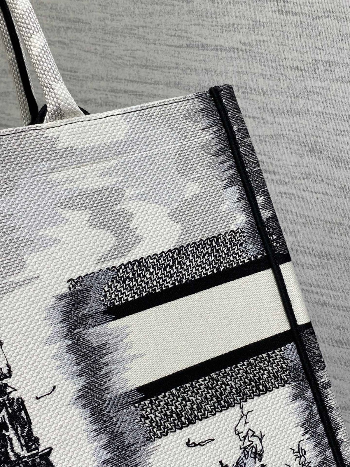 079 50123168 size 36x18x28cm