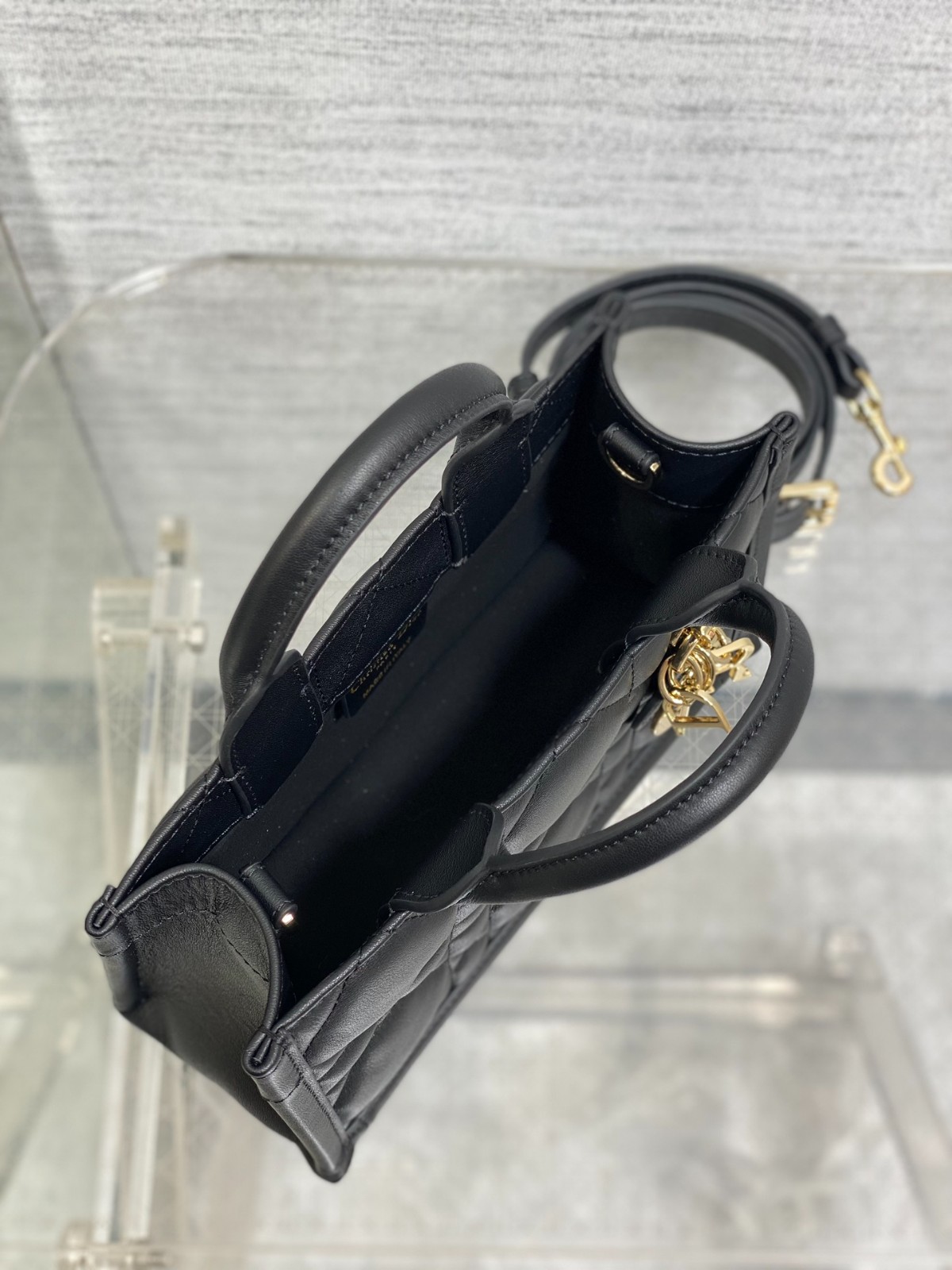 075 58123174 size 21.5x7.5x13cm
