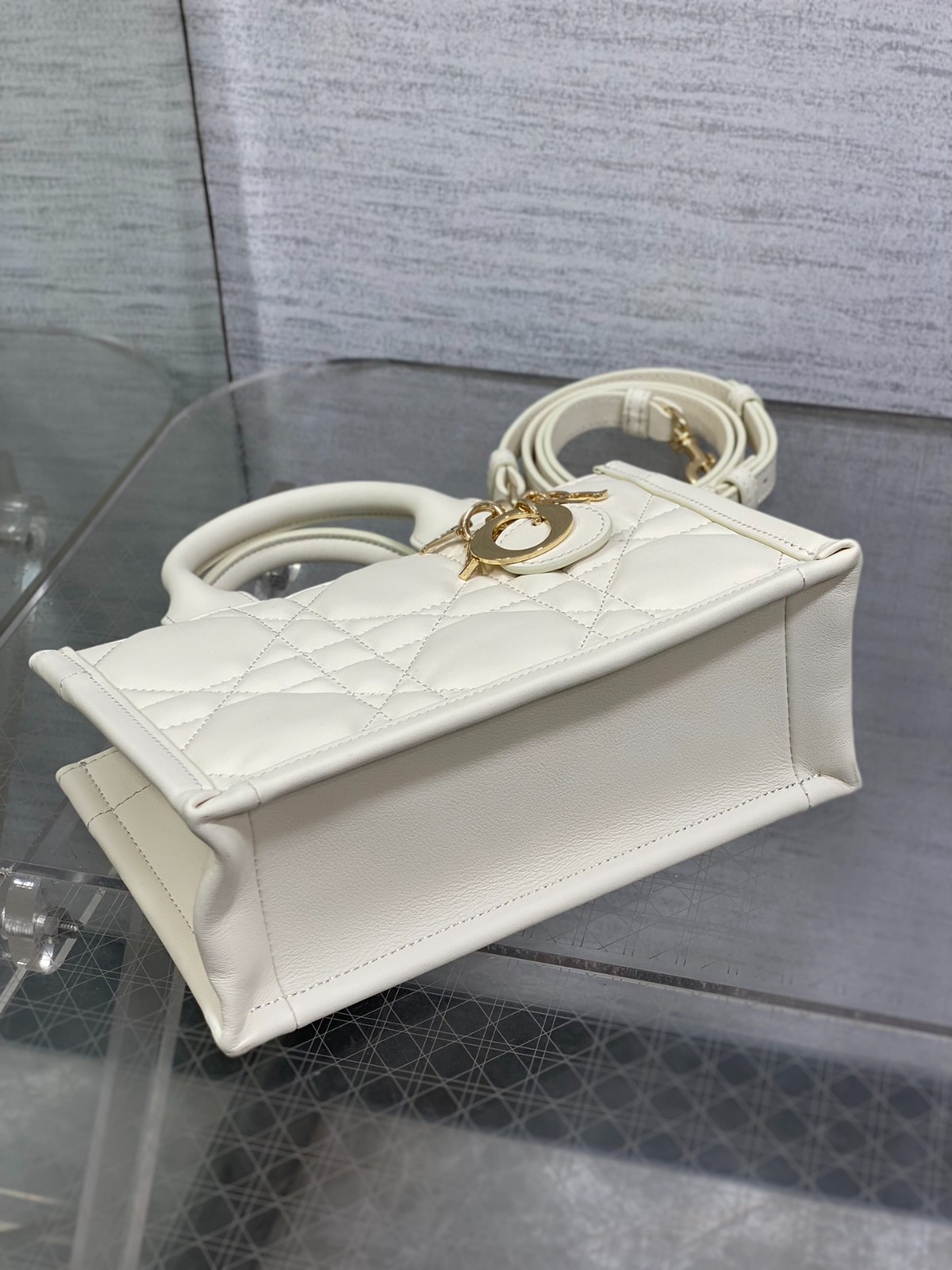 073 58123174 size 21.5x7.5x13cm