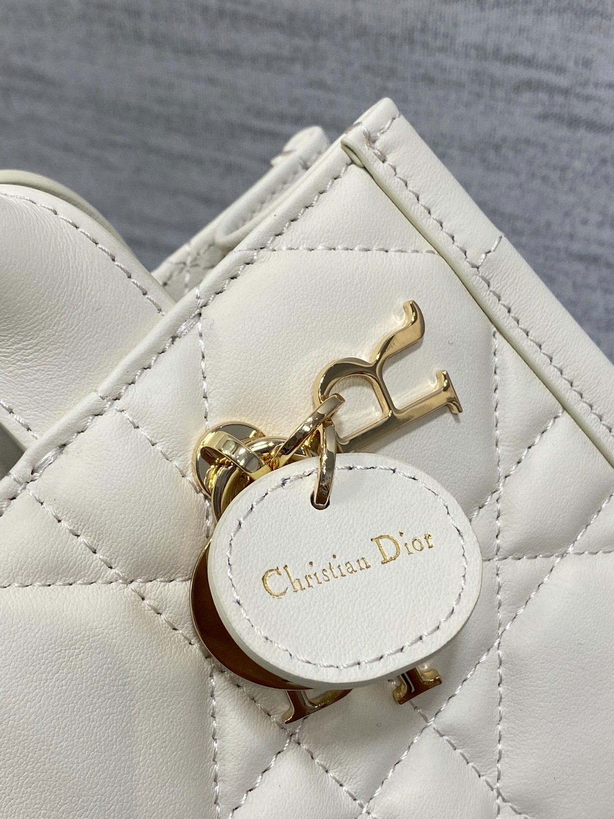 073 58123174 size 21.5x7.5x13cm