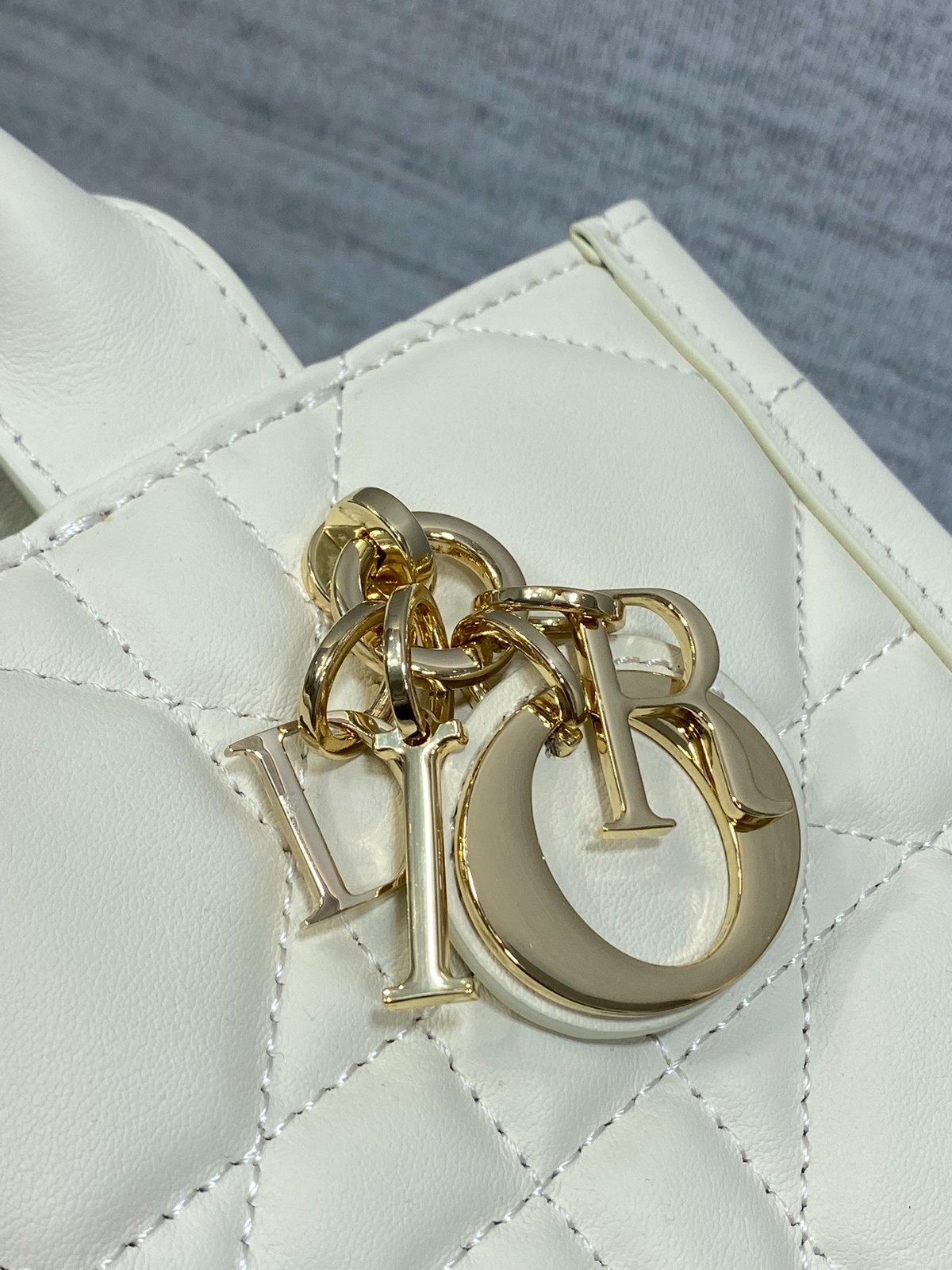 073 58123174 size 21.5x7.5x13cm