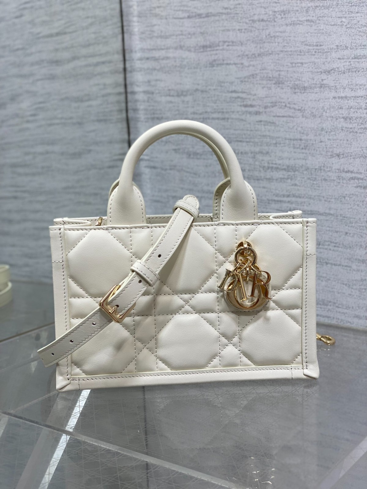 073 58123174 size 21.5x7.5x13cm