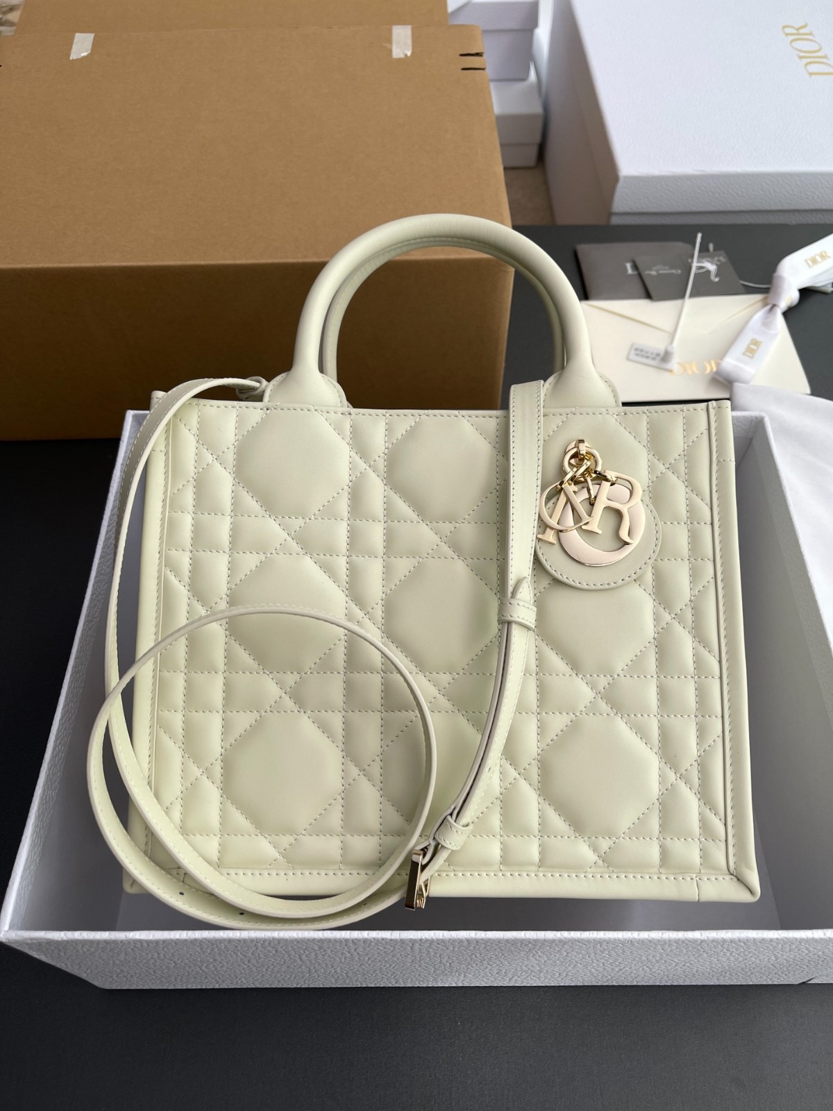 067 97123254 size 26.5×21×14cm