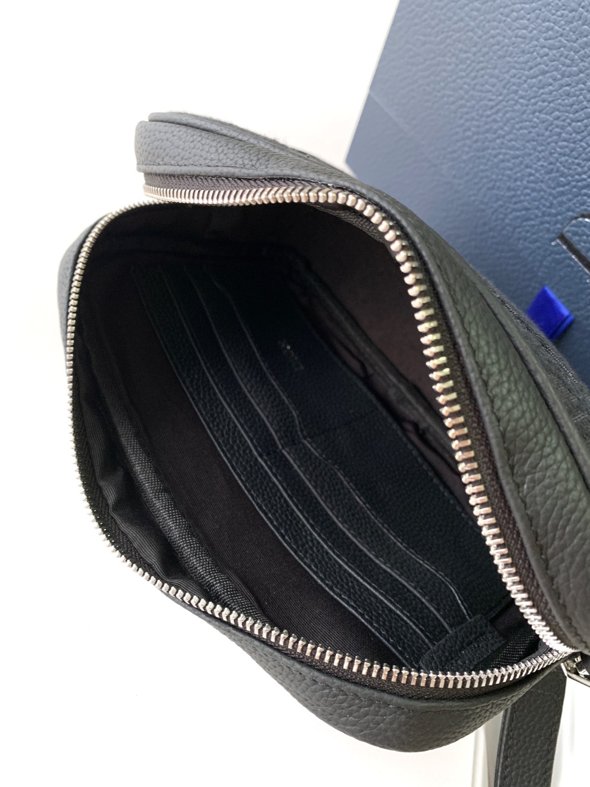003 34123117 size 24x15.5x5.5cm