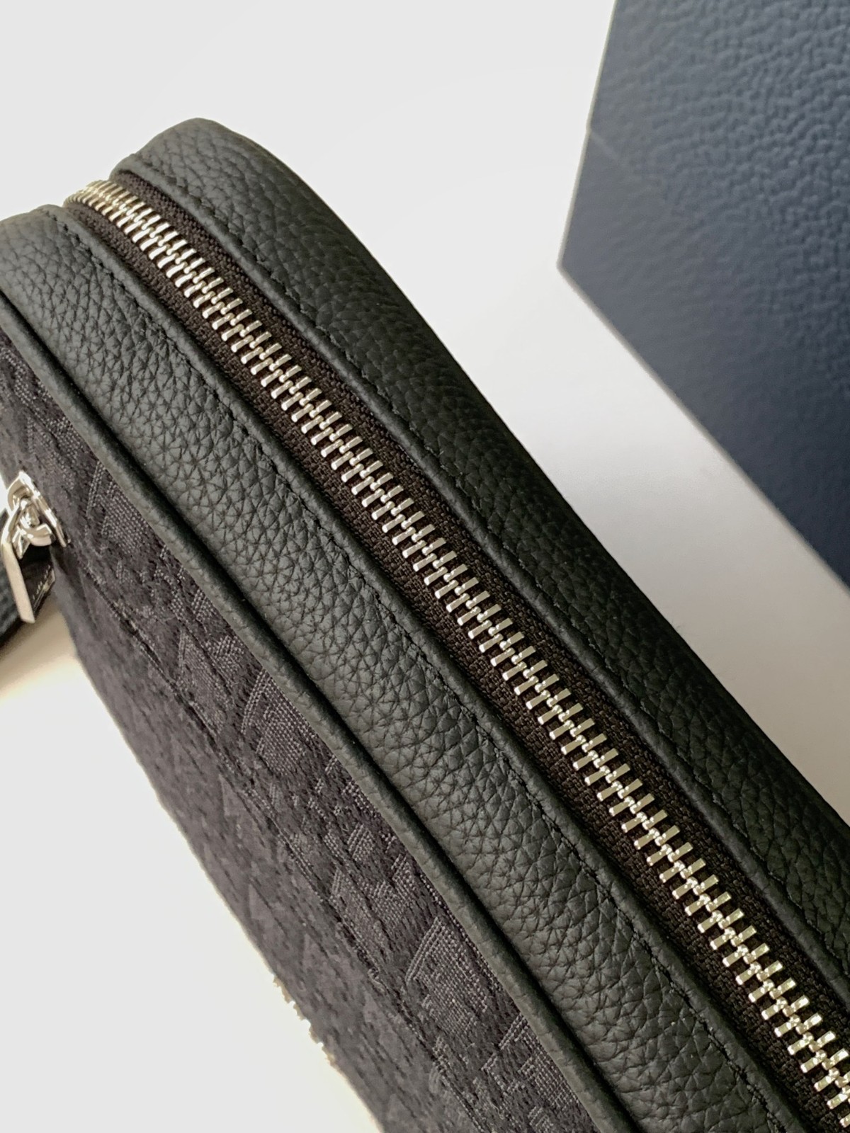 003 34123117 size 24x15.5x5.5cm