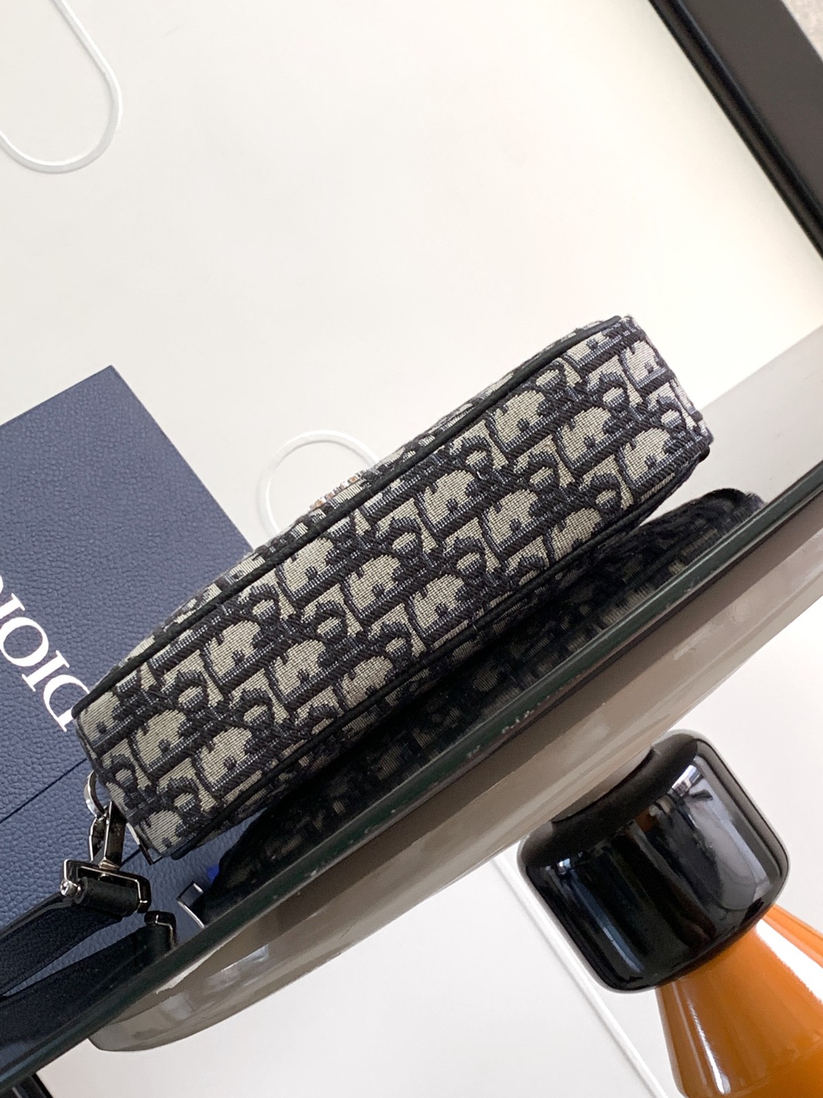 002 34123117 size 24x15.5x5.5cm