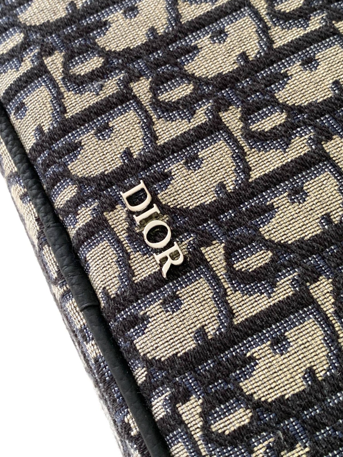 002 34123117 size 24x15.5x5.5cm