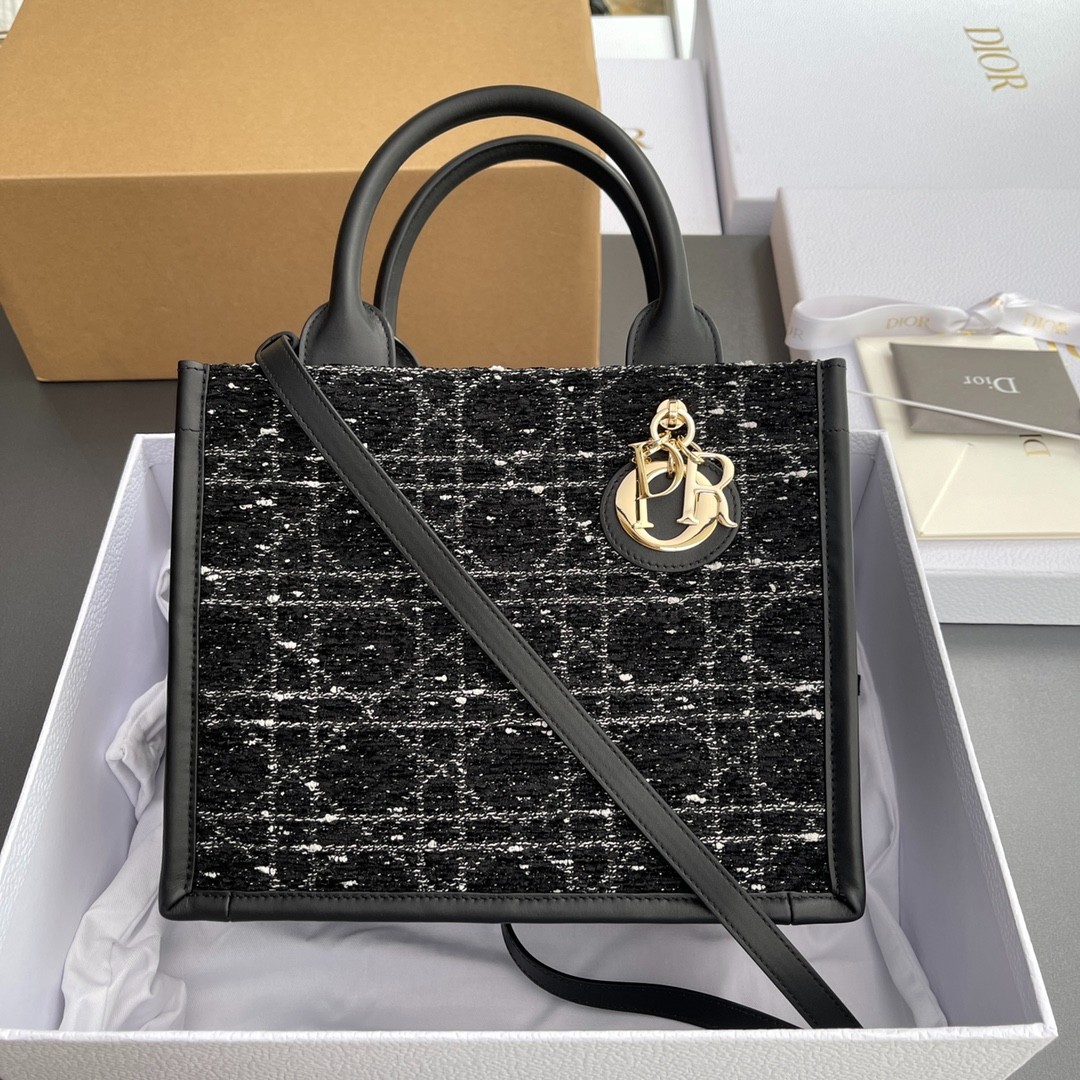063 82123214 size 26.5×21×14cm
