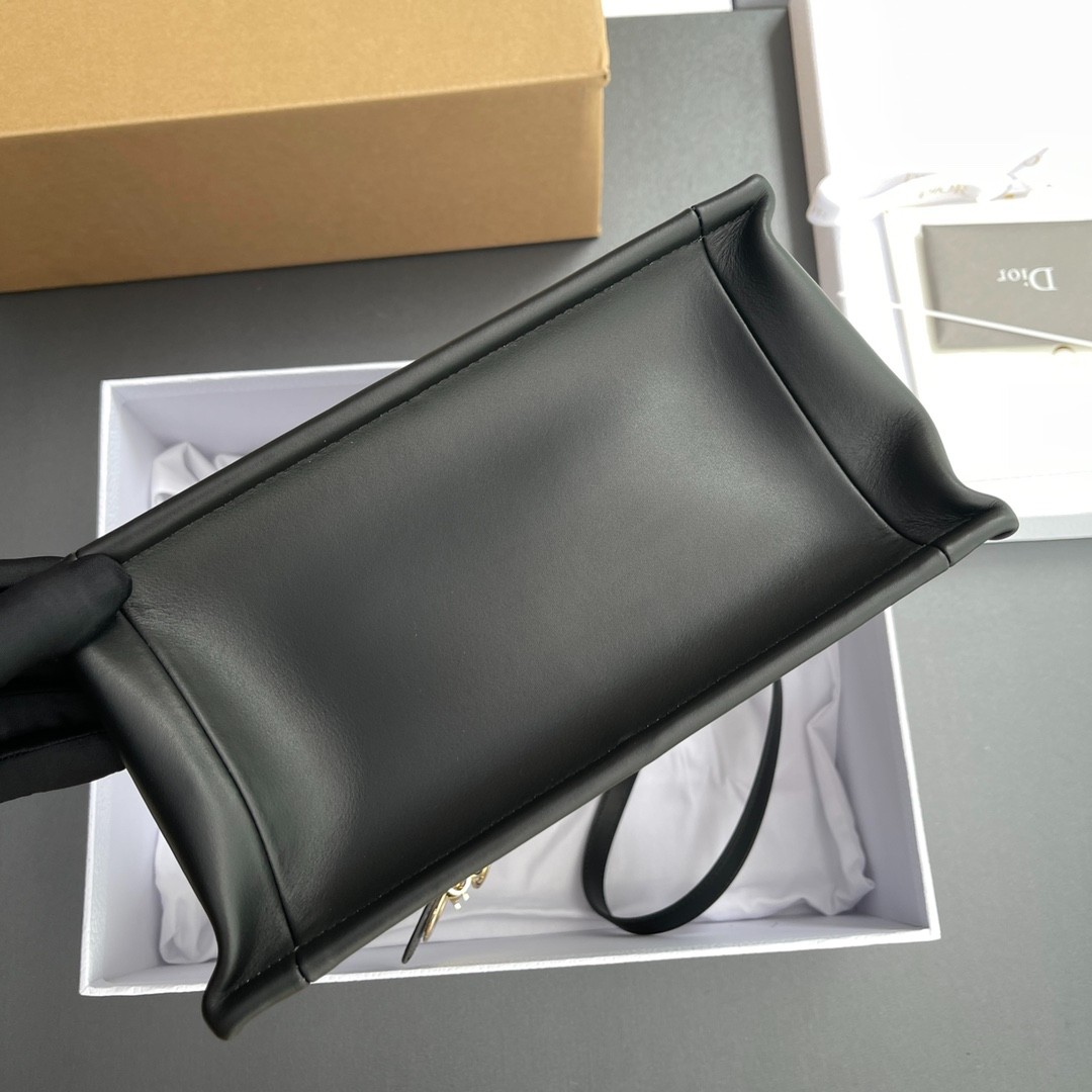063 82123214 size 26.5×21×14cm