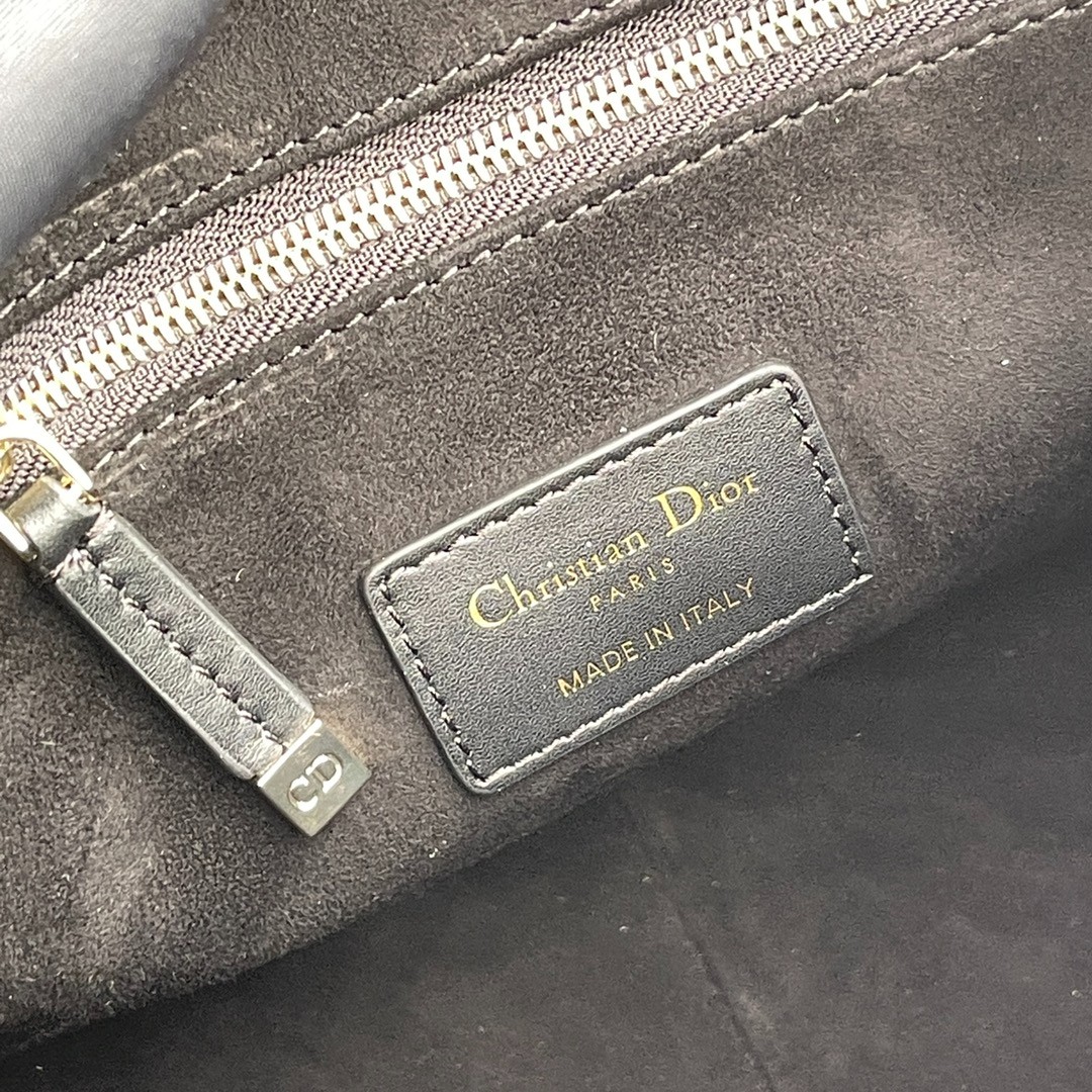 063 82123214 size 26.5×21×14cm