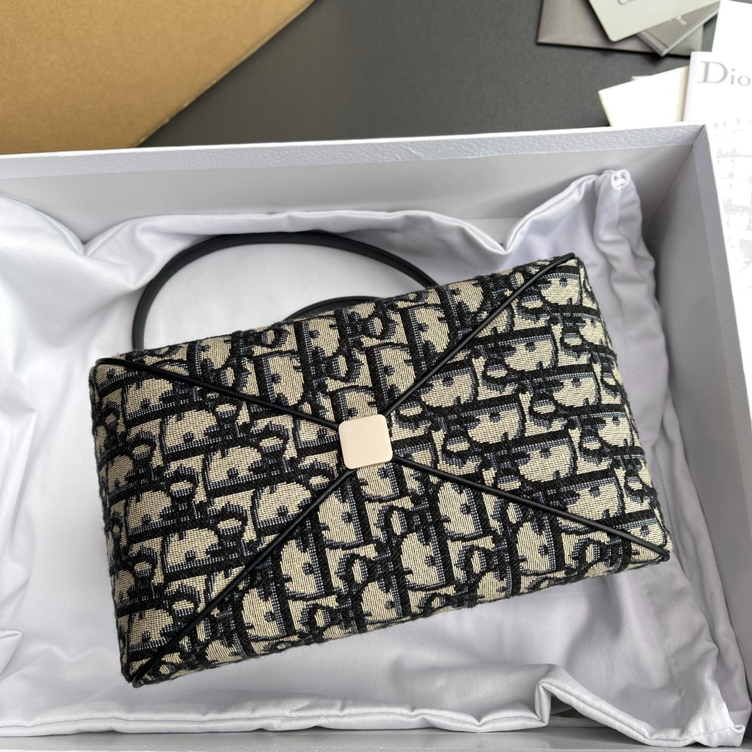 058 77123214 size 22×12.5×12cm