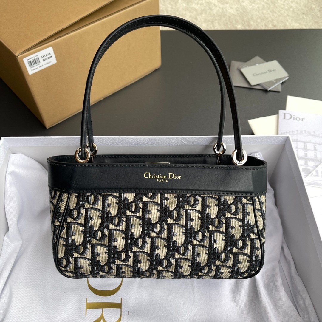 058 77123214 size 22×12.5×12cm
