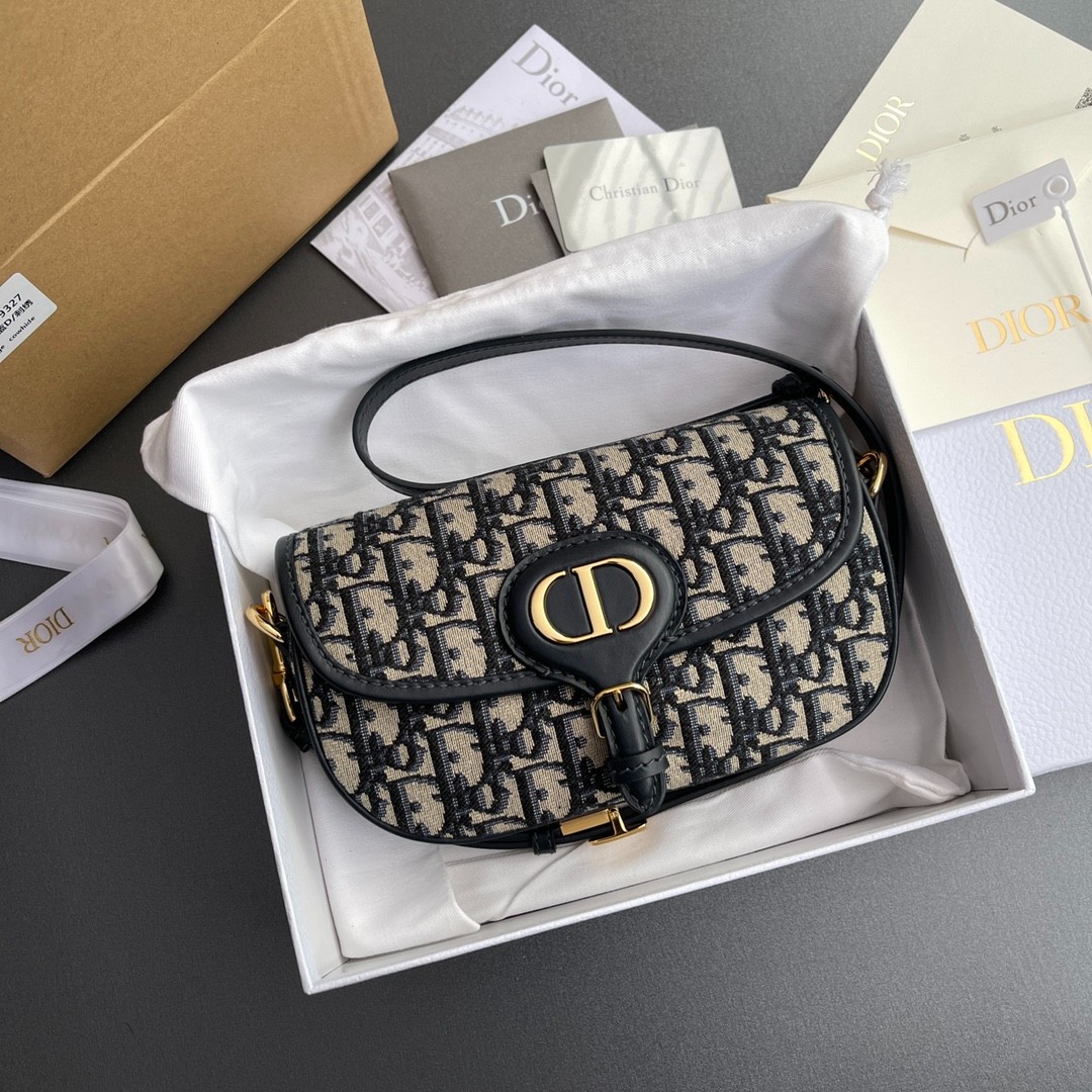 057 75123214 size 21×12×5.1cm