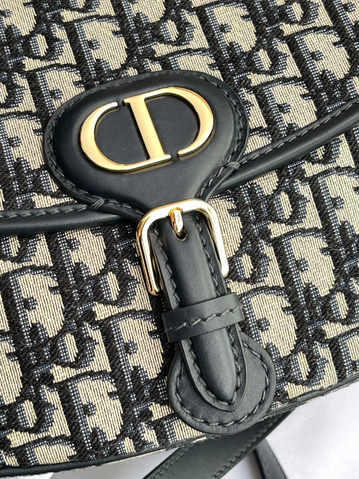 056 80123223 size 22×17×6cm
