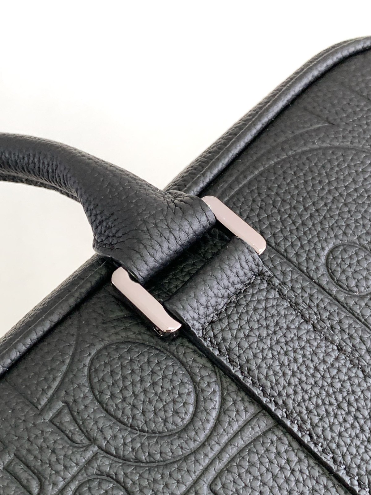 055 63123201 size 37x28x6cm