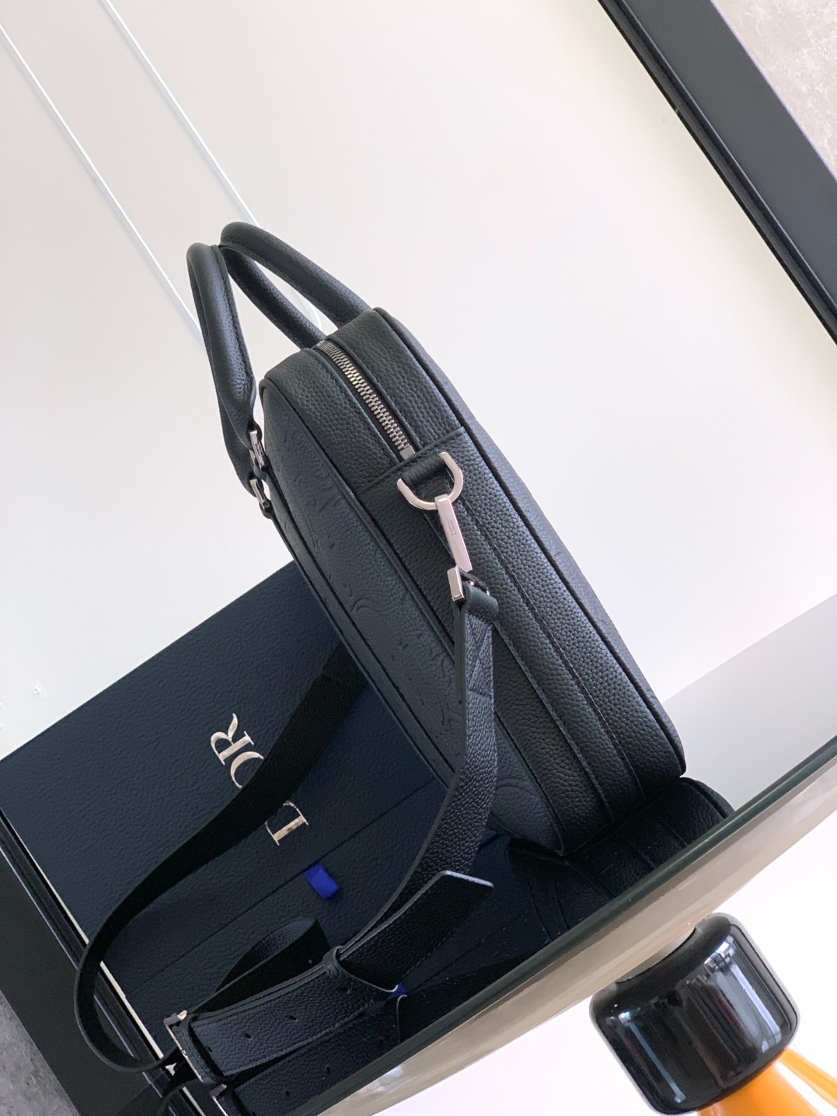 055 63123201 size 37x28x6cm