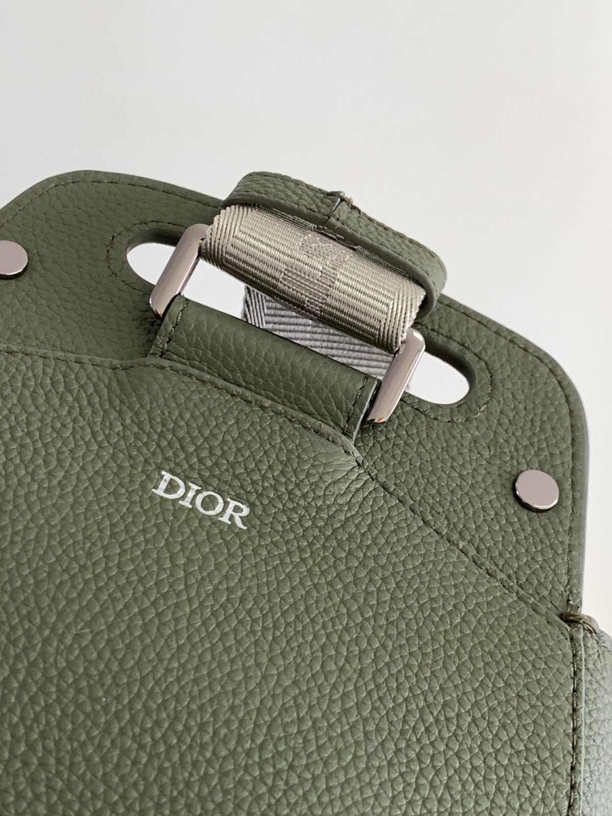 051 74123212 size 19x27.5x11.5cm