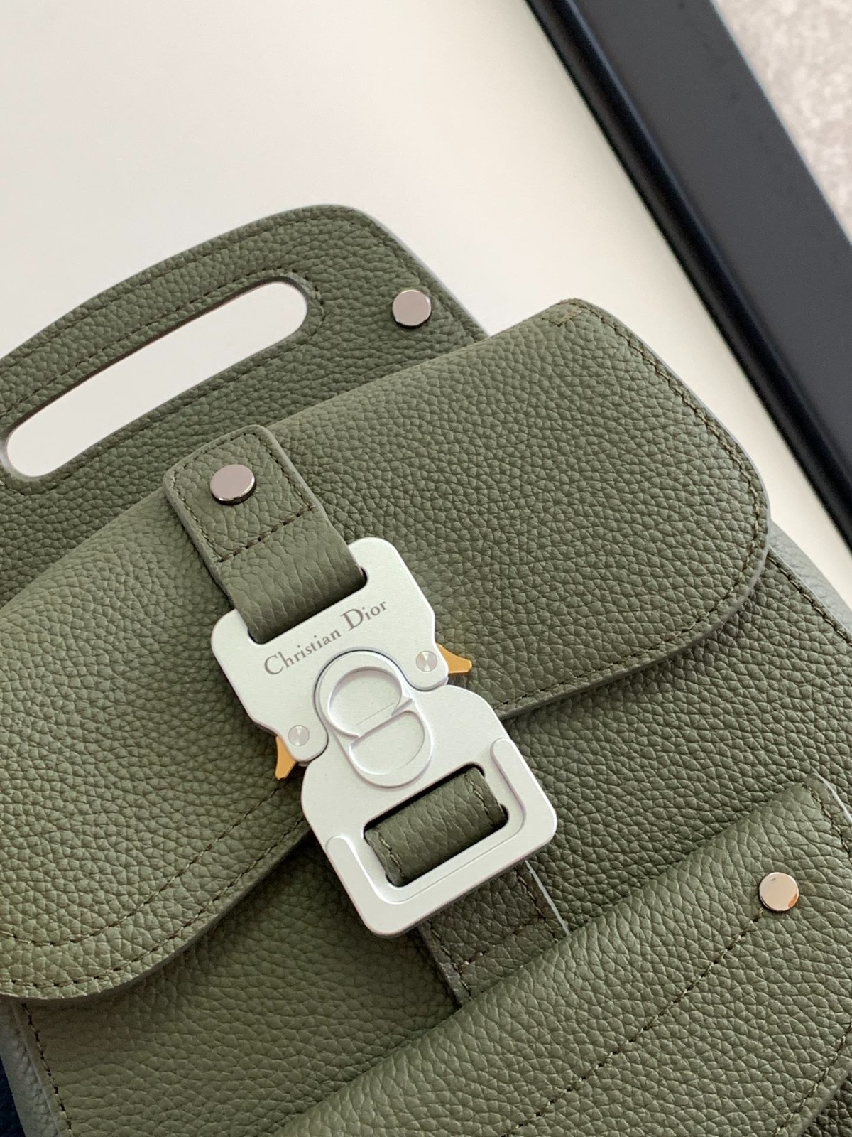051 74123212 size 19x27.5x11.5cm