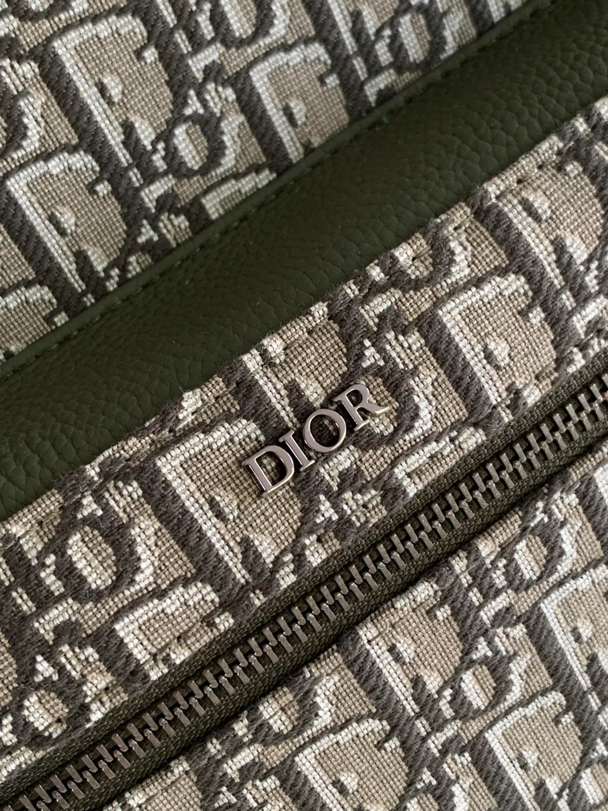 046 49123152 size 30x42x15cm