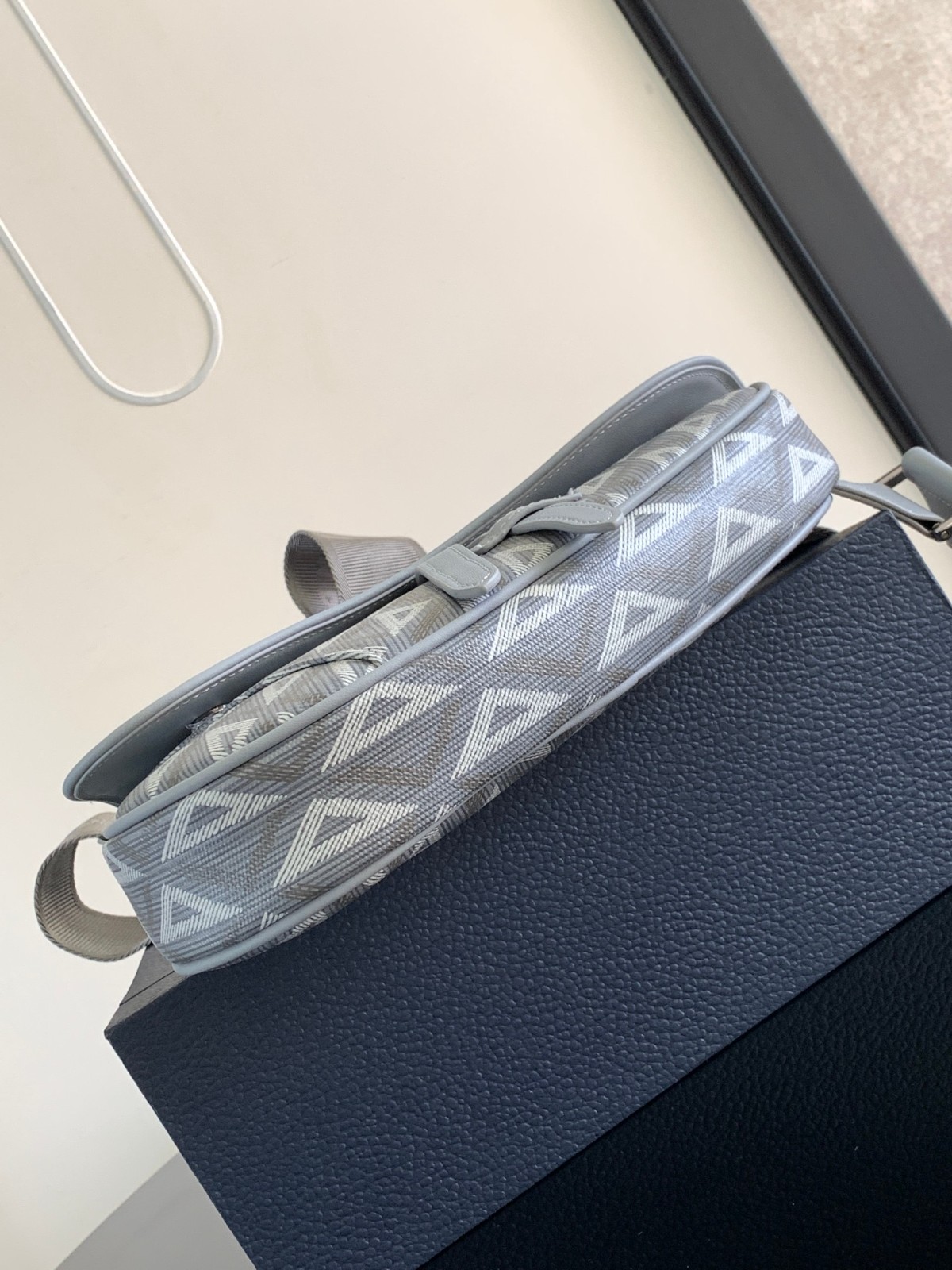 040 52123166 size 26x19x4.5cm