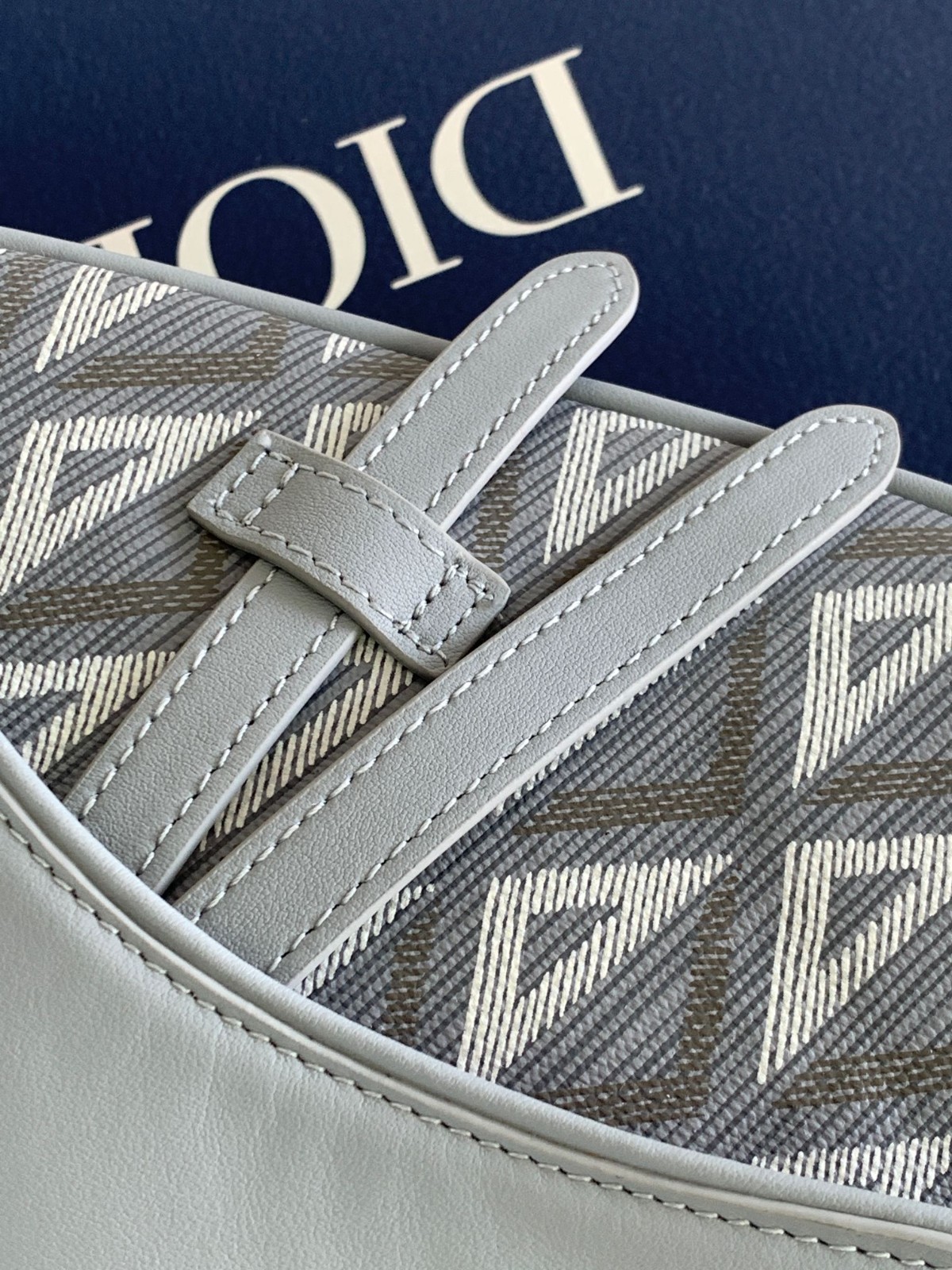 040 52123166 size 26x19x4.5cm