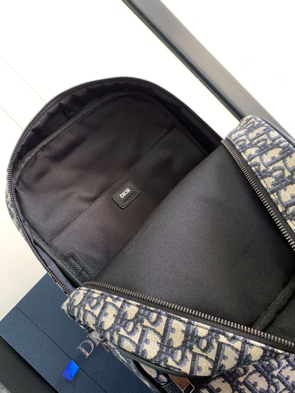 031 57123174 size 28.5x41x14cm