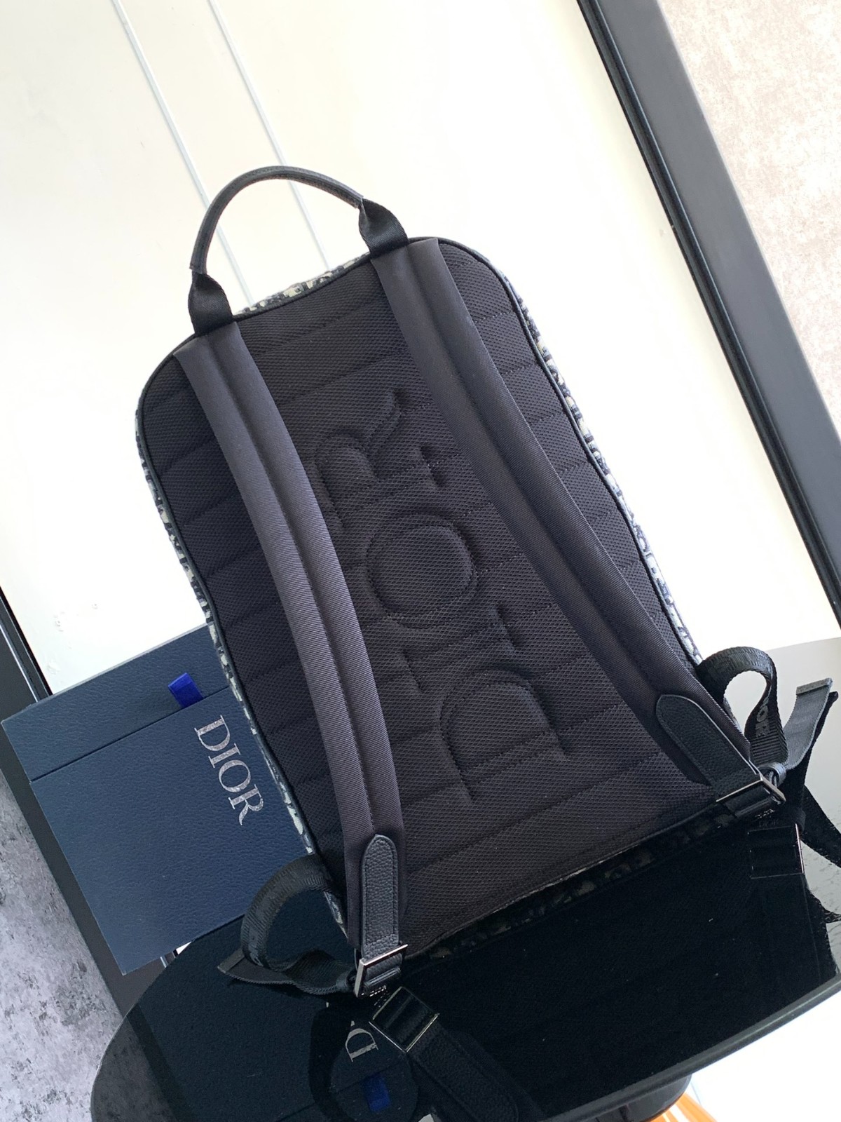 031 57123174 size 28.5x41x14cm