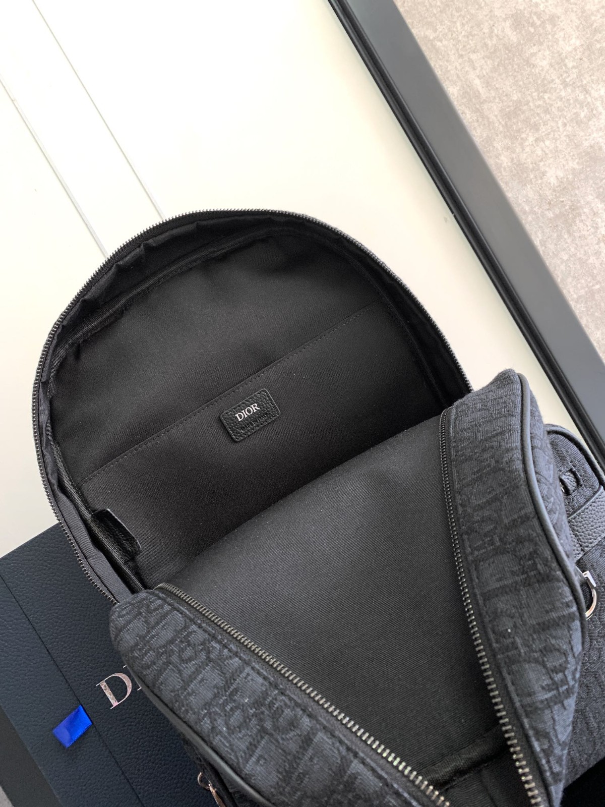030 57123174 size 28.5x41x14cm