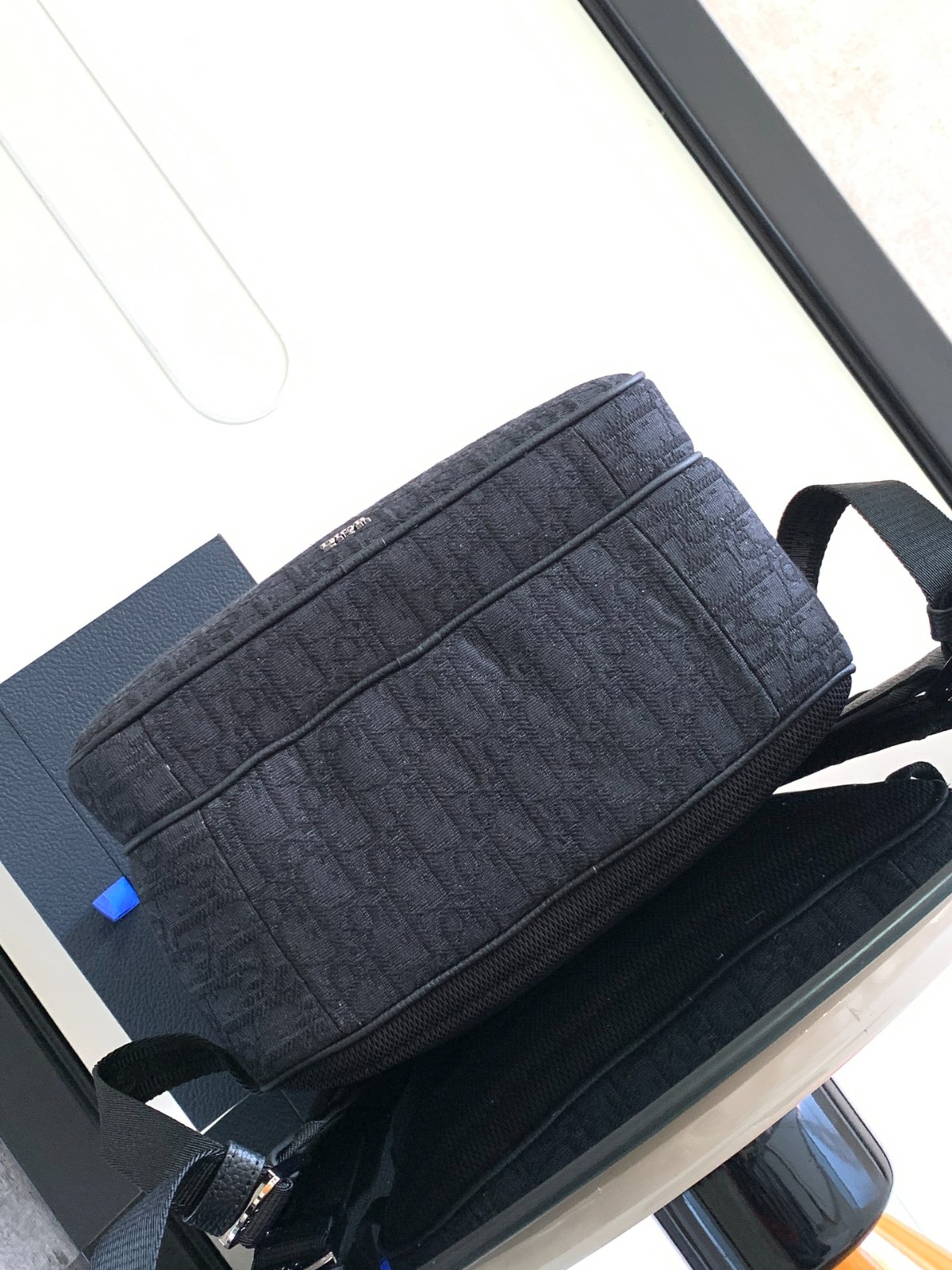 030 57123174 size 28.5x41x14cm