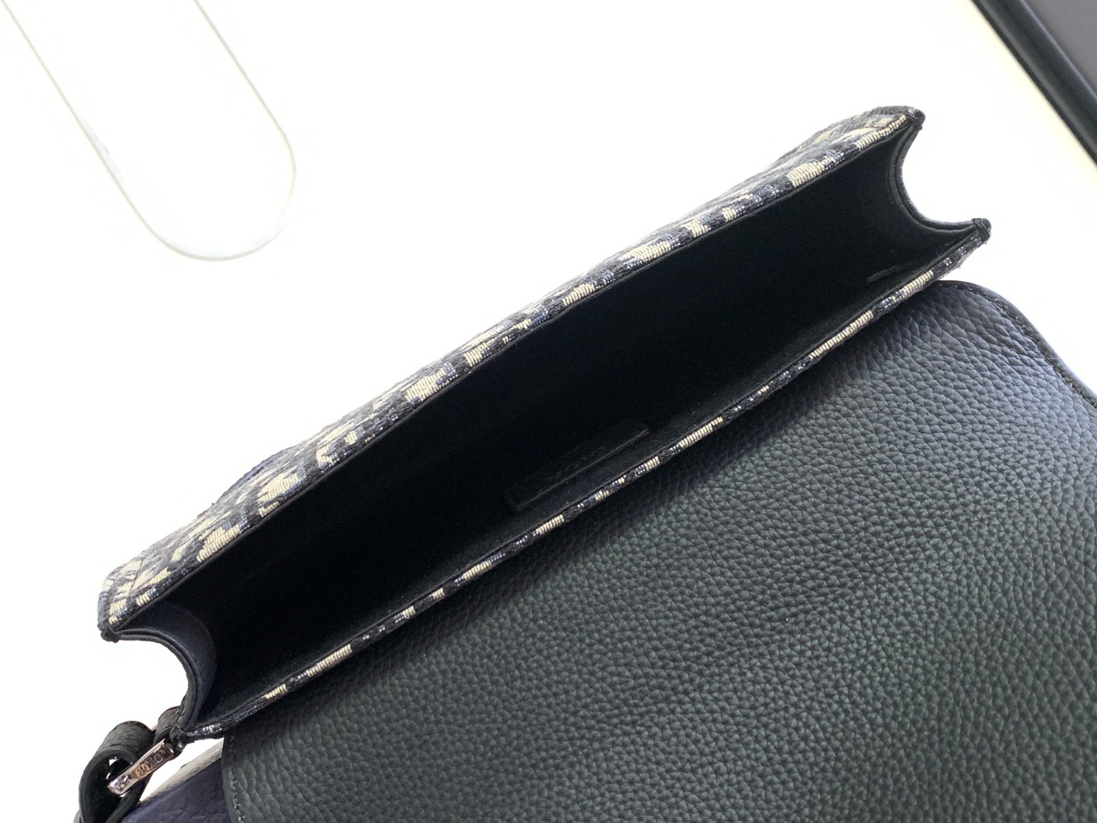 026 48123141 size 24x17.5x5cm
