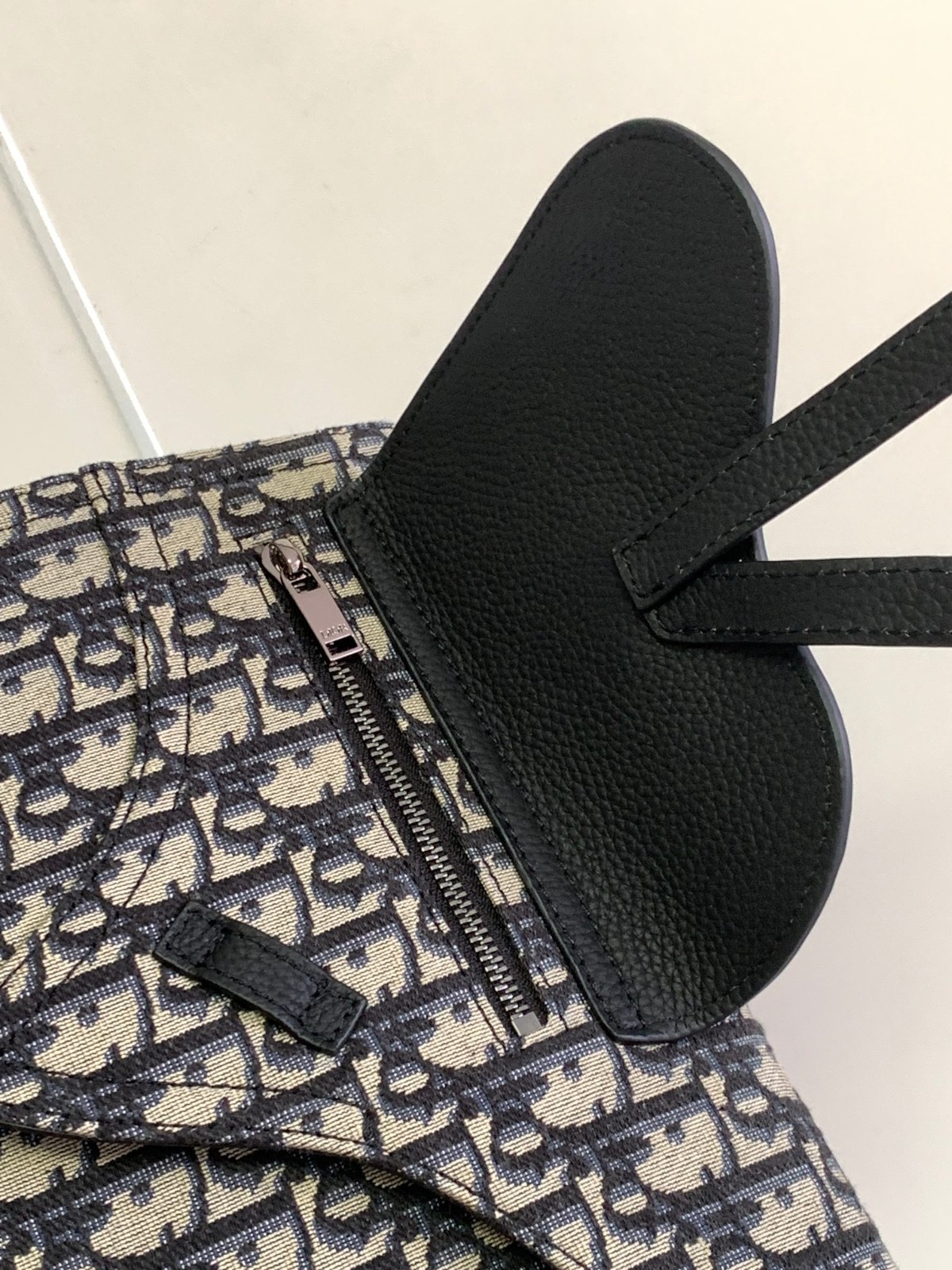 026 48123141 size 24x17.5x5cm