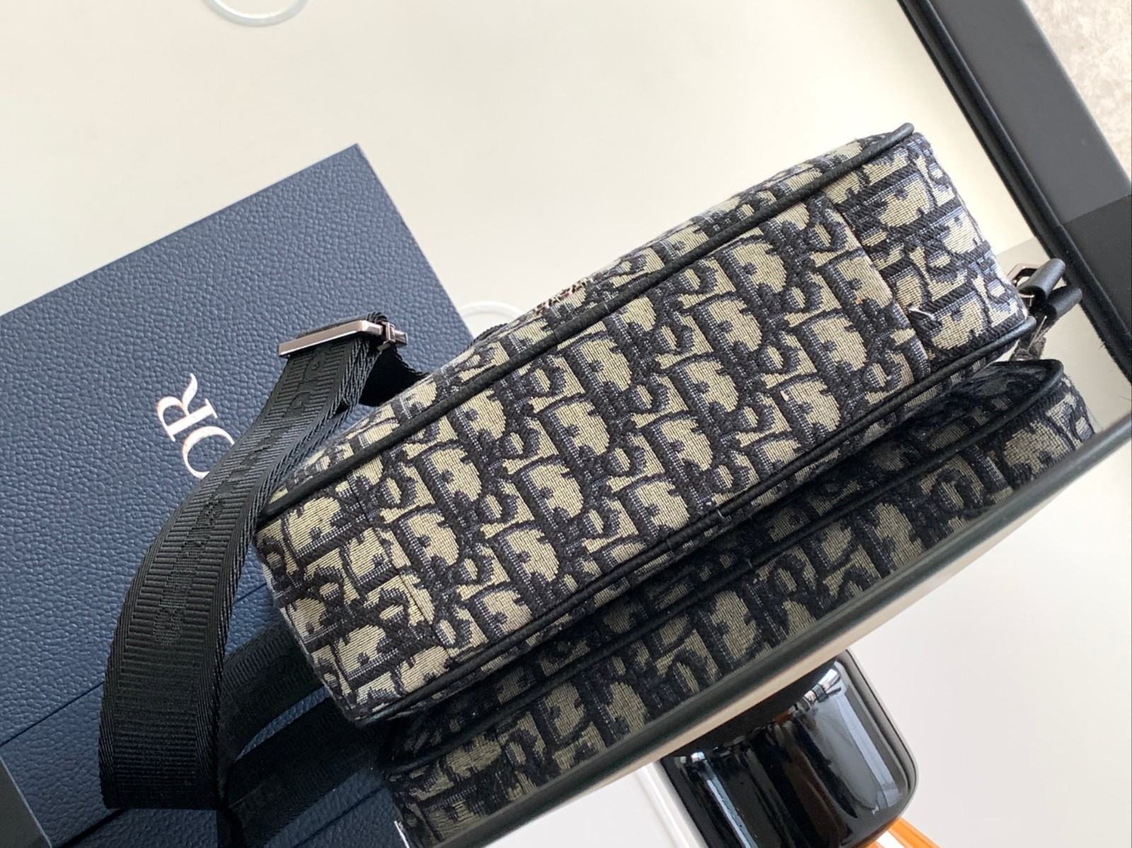021 53123167 size 26x17x7cm