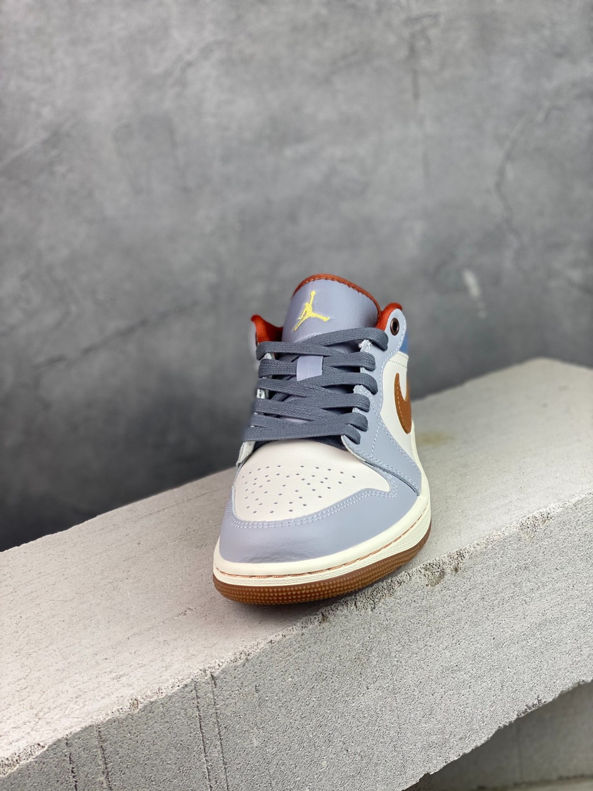 025 23123101 size 35.5-46