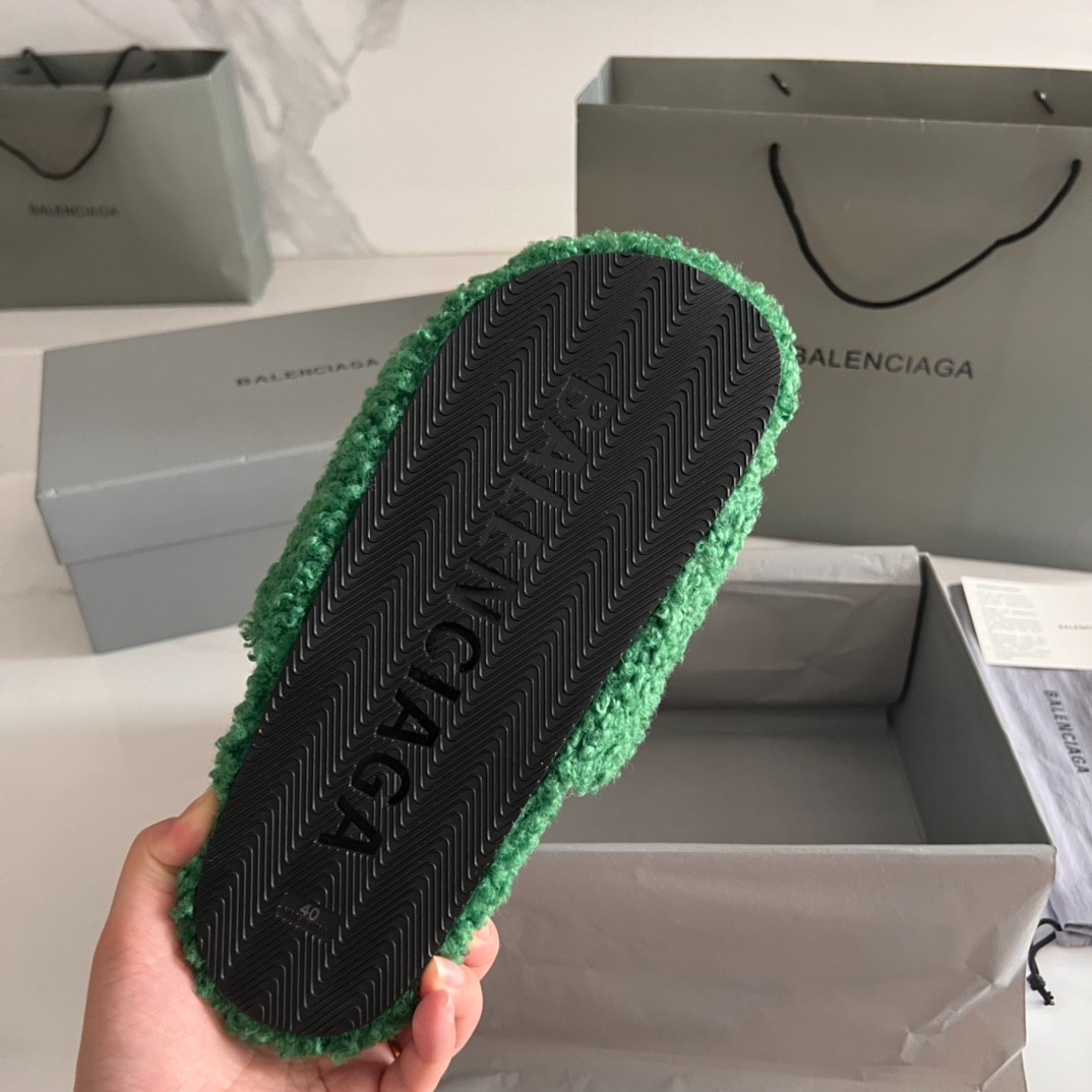 025 19123082 size 35-41