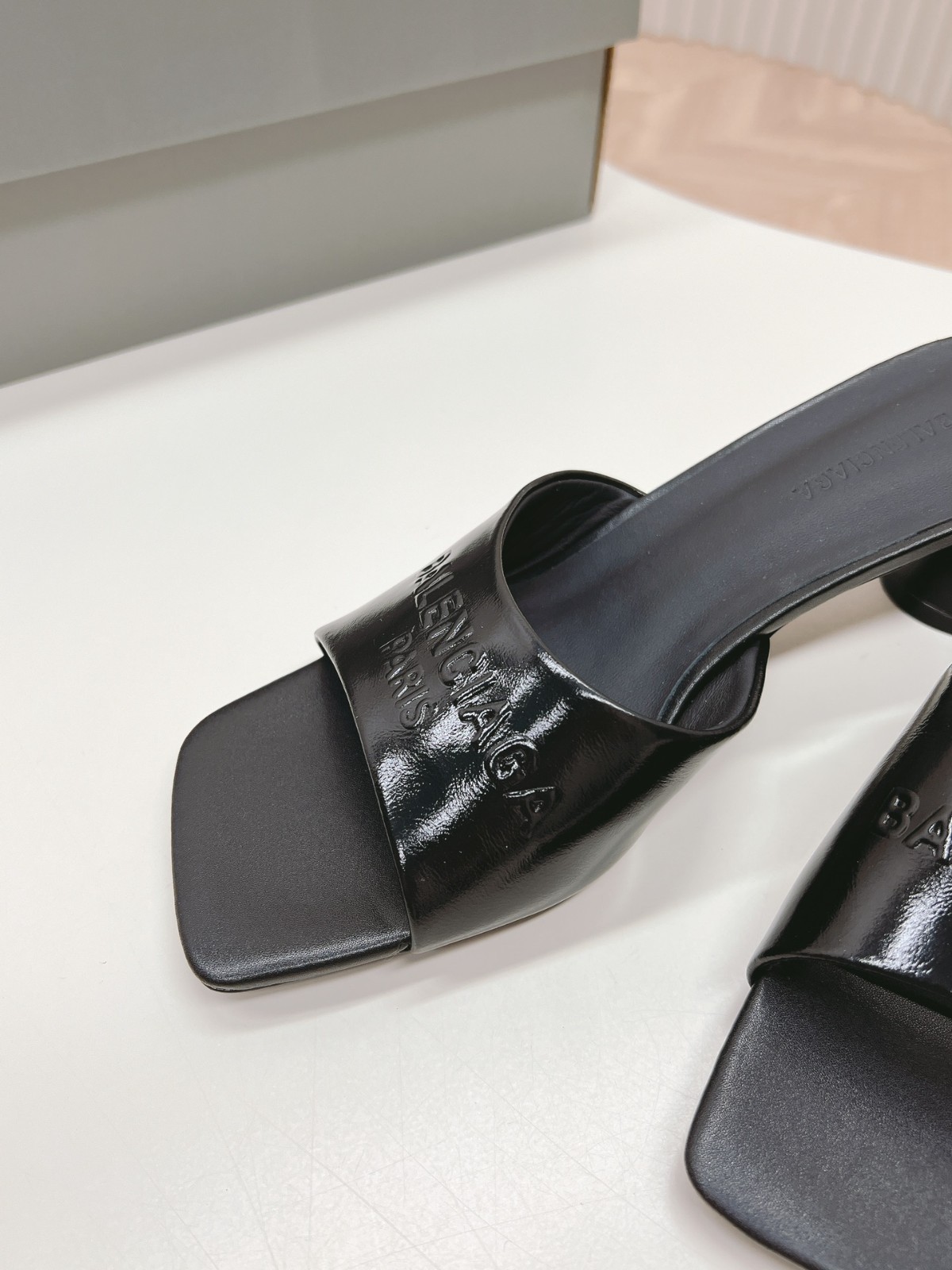 007 28123106 size 35-40