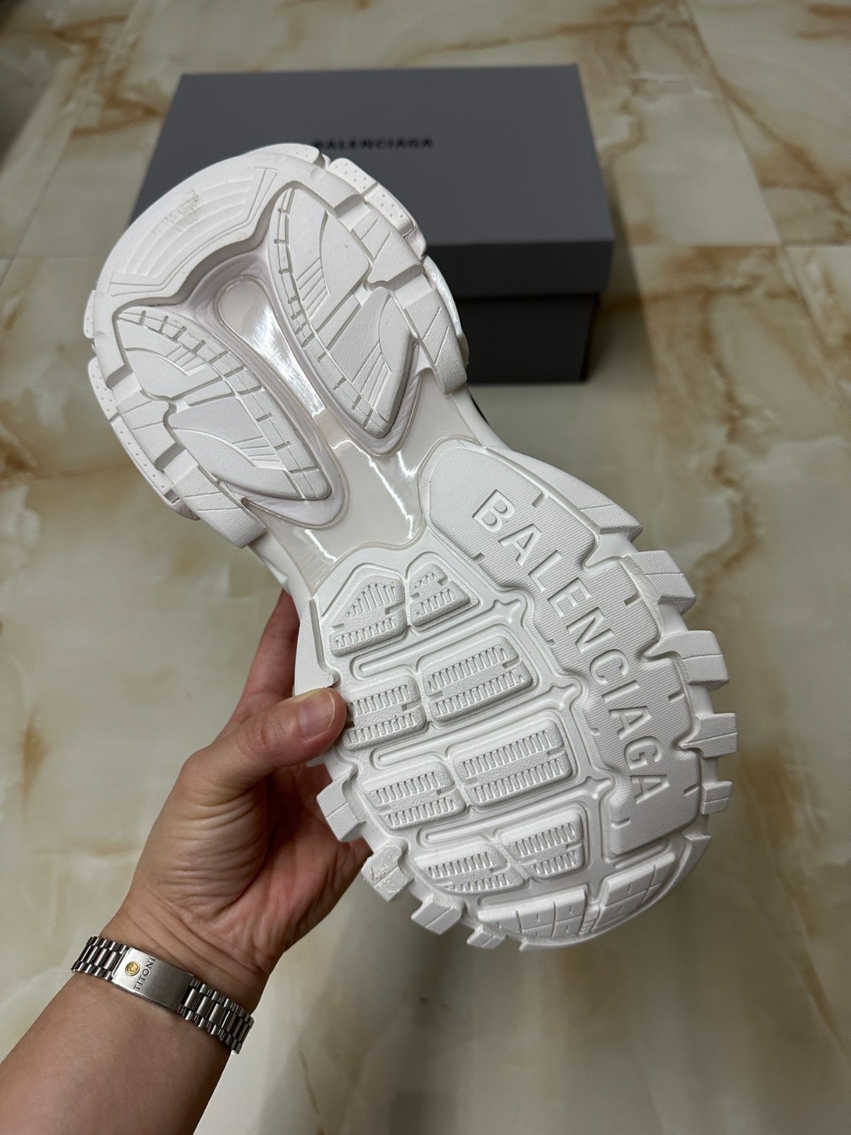 007 42123138 size 35-46