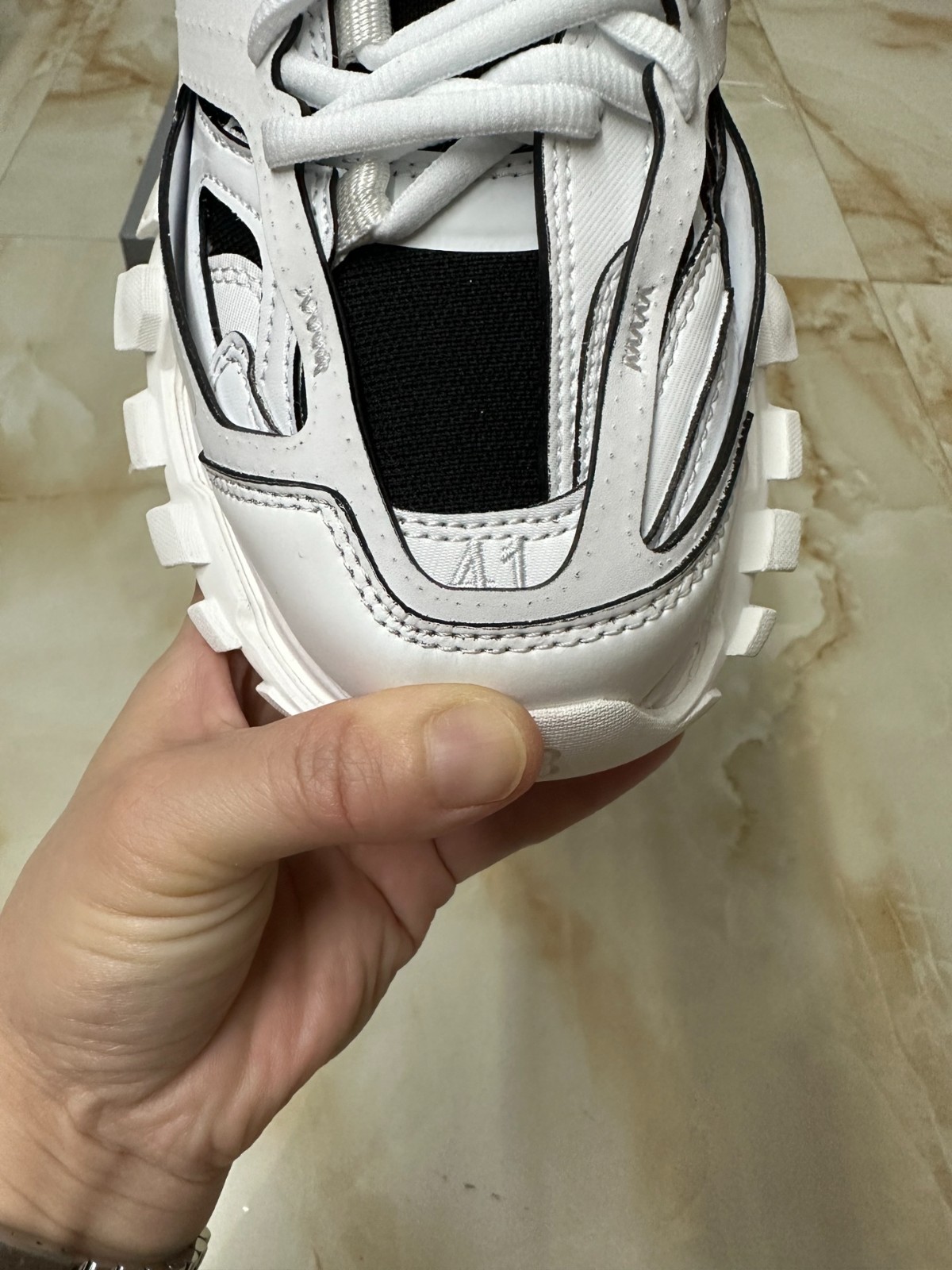 007 42123138 size 35-46