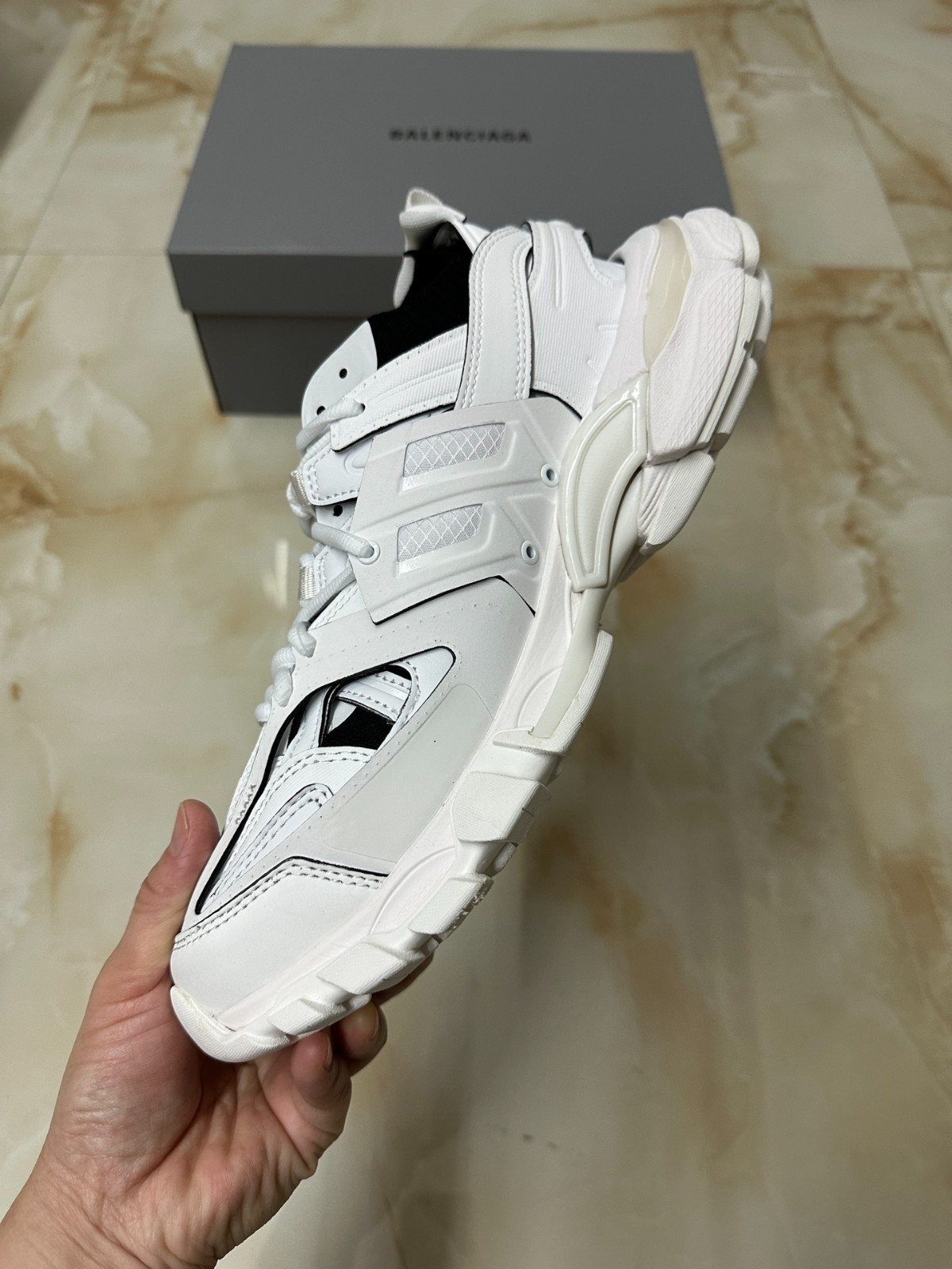 007 42123138 size 35-46