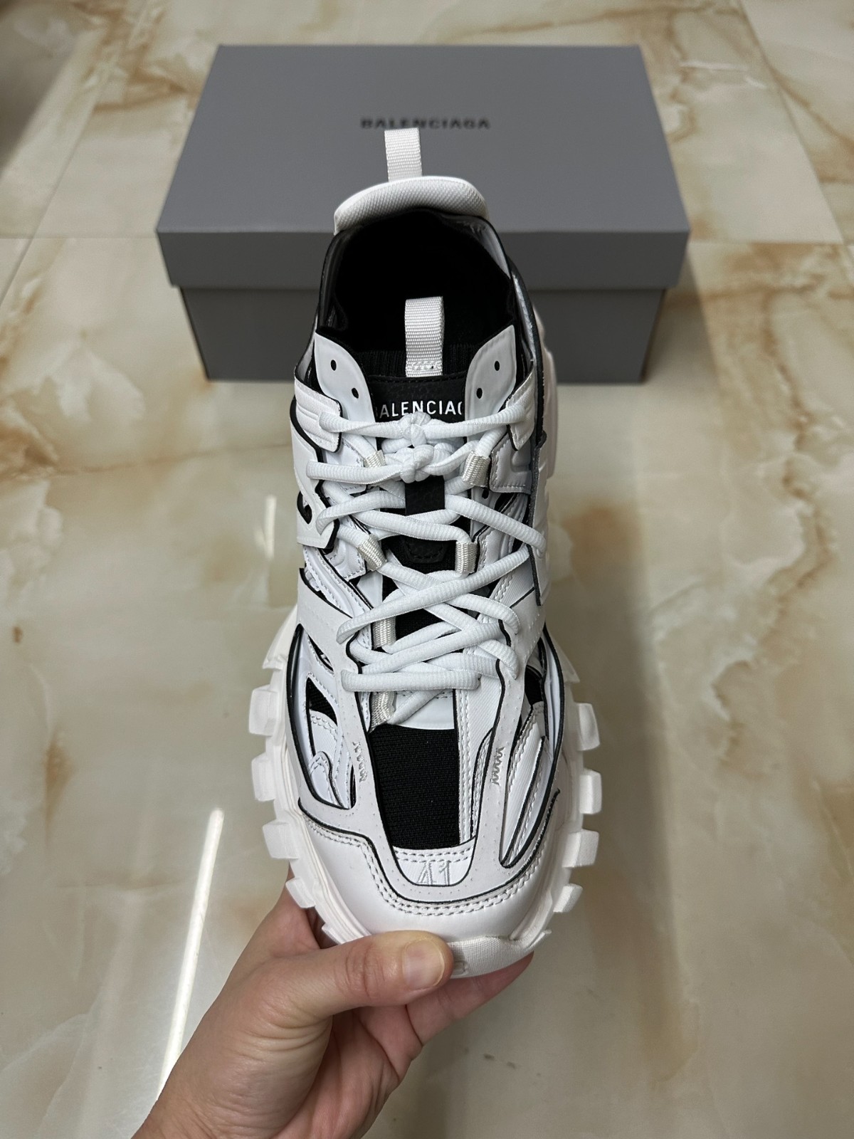 007 42123138 size 35-46