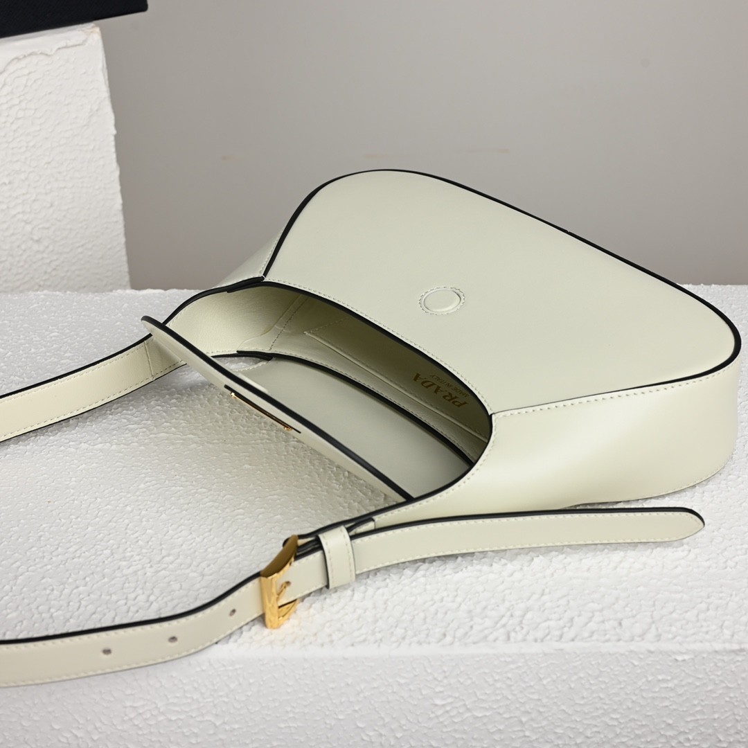 065 63123203 size 25x15x5.5cm