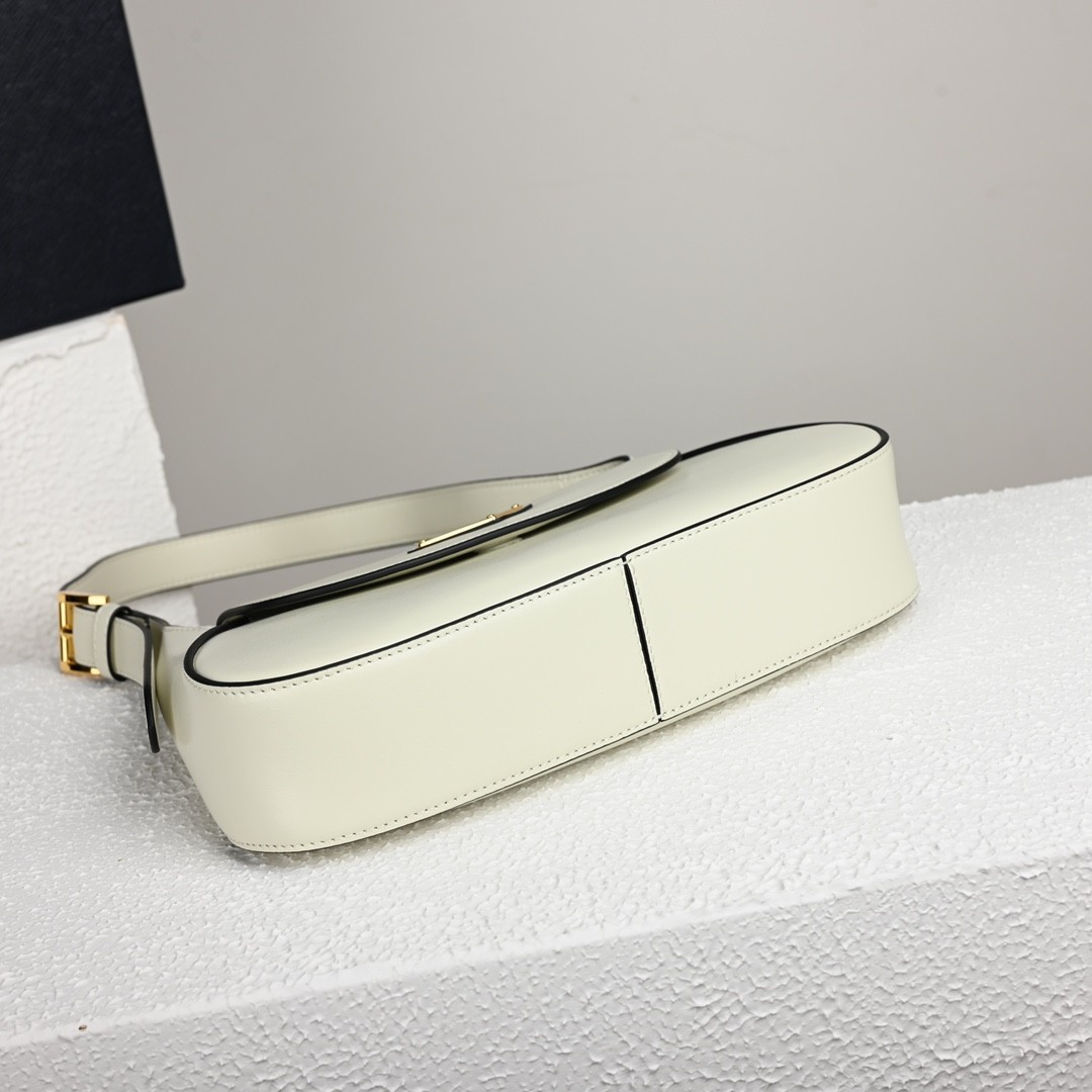 065 63123203 size 25x15x5.5cm