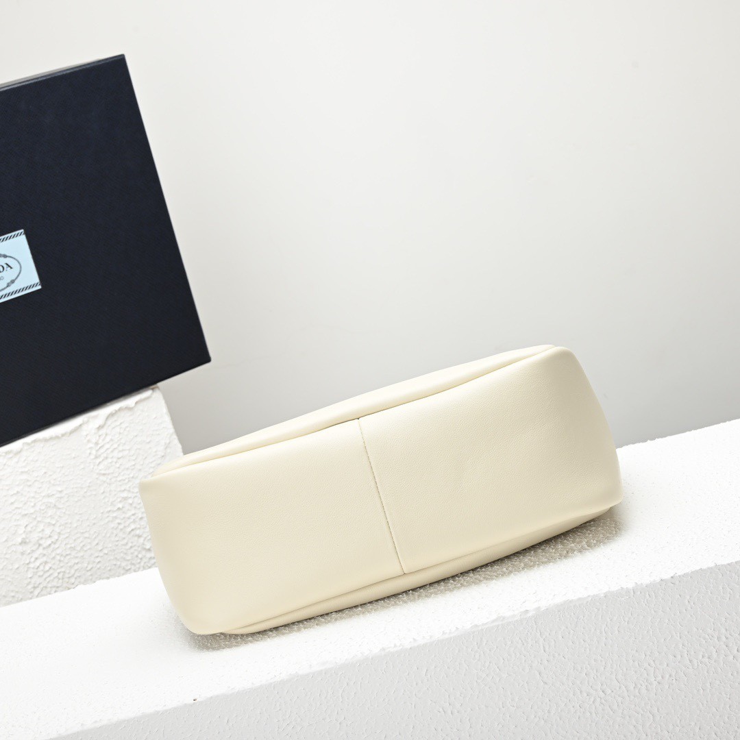 061 72123213 size 28x18x11cm