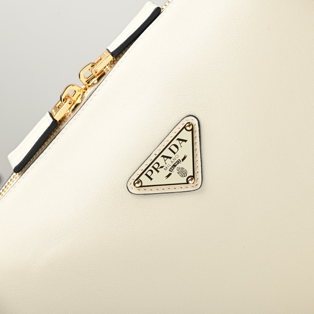 061 72123213 size 28x18x11cm