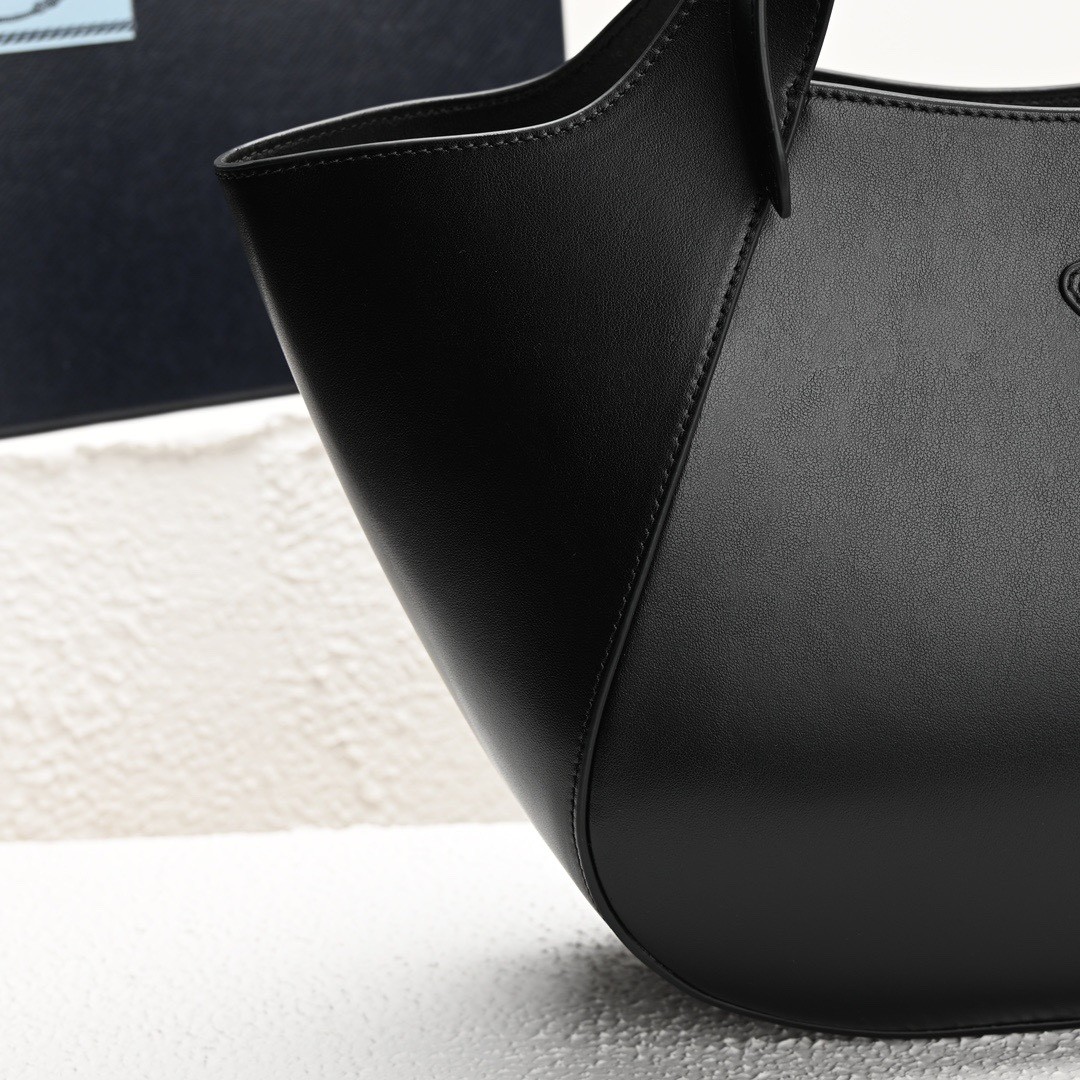 057 75123214 size 28x20.5x7.5cm