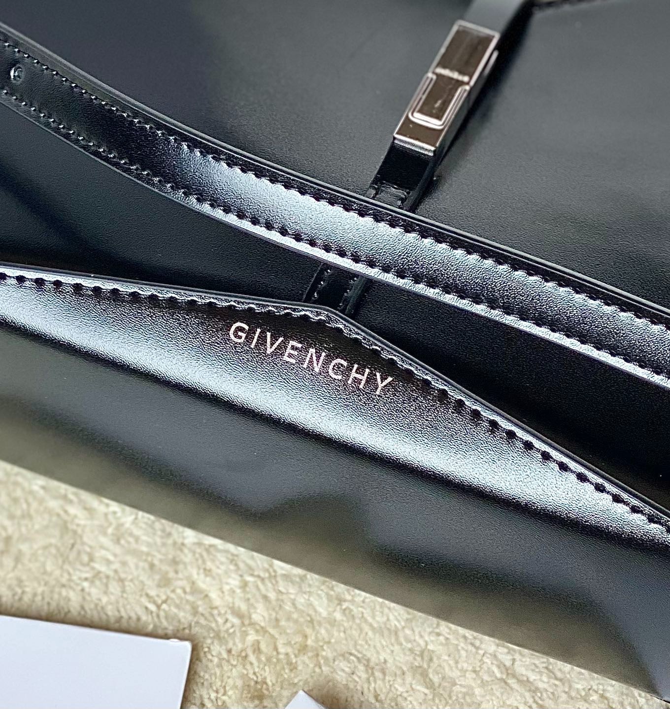 004 85123228 size 29x23x6cm