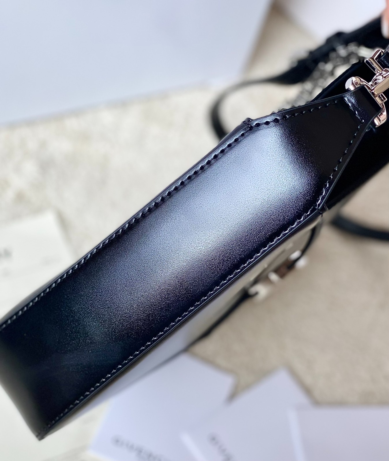 004 85123228 size 29x23x6cm
