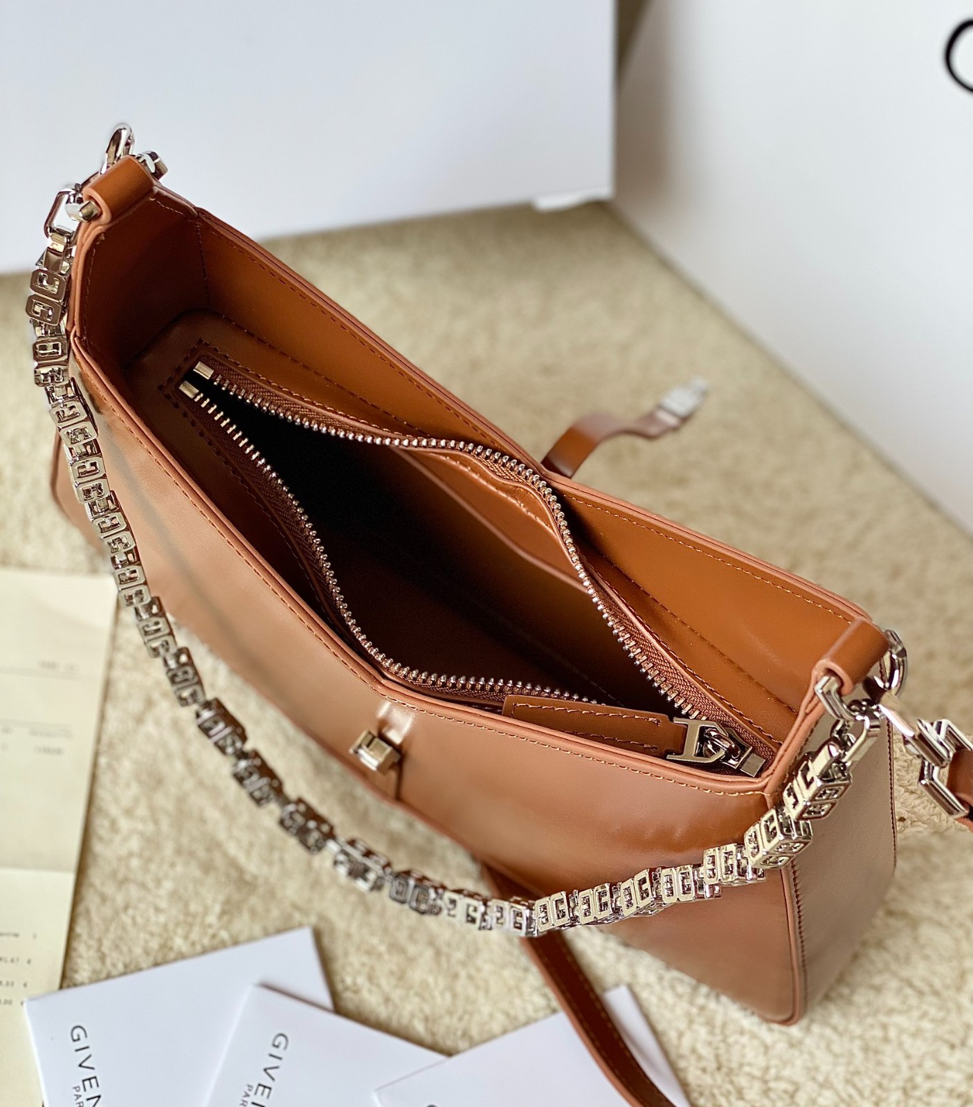 002 85123228 size 29x23x6cm