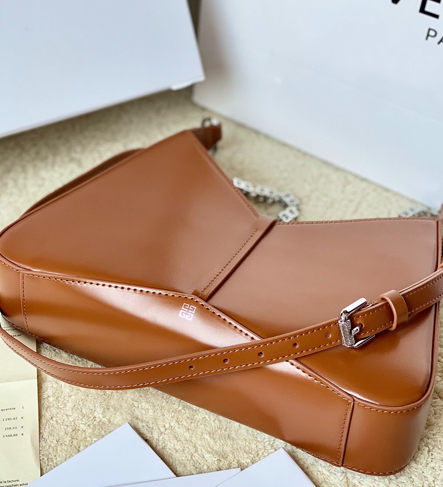 002 85123228 size 29x23x6cm