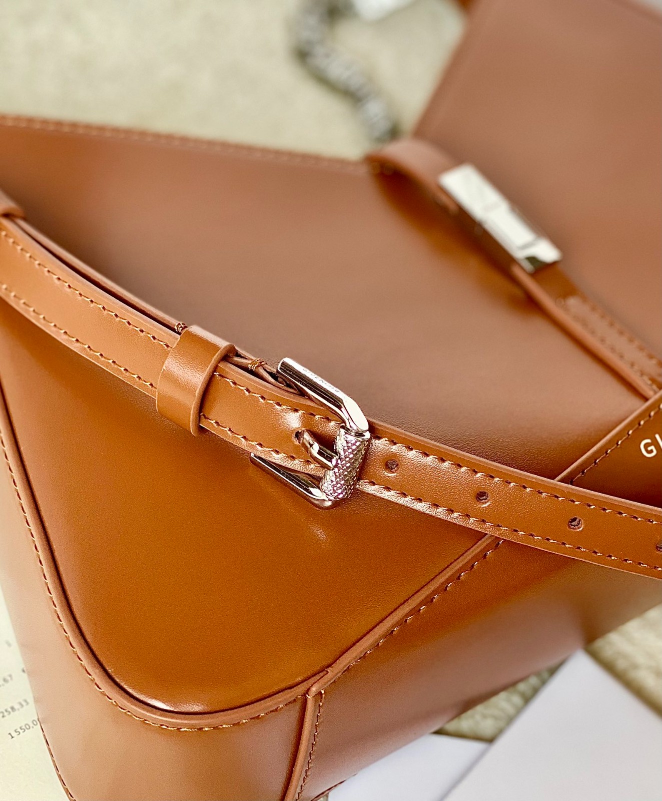 002 85123228 size 29x23x6cm
