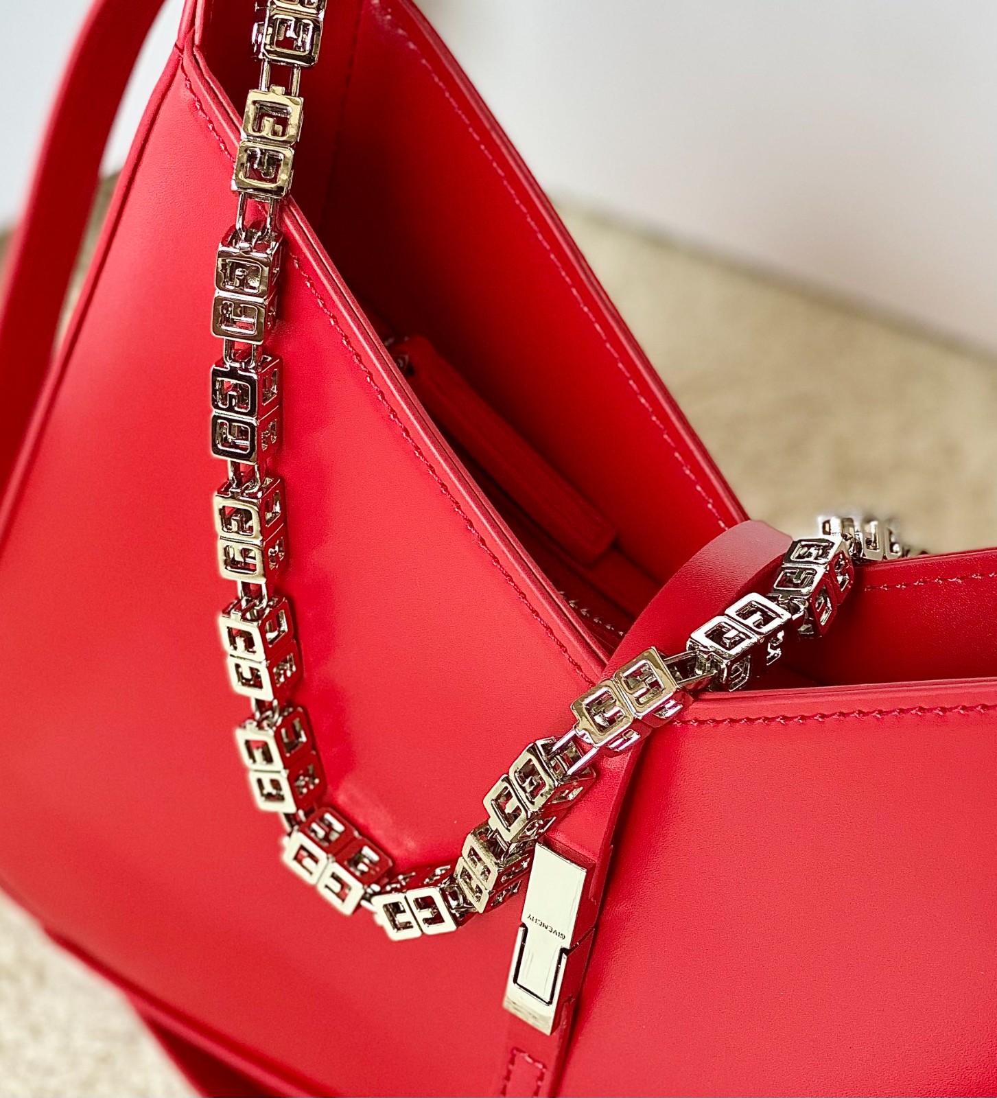001 85123228 size 29x23x6cm